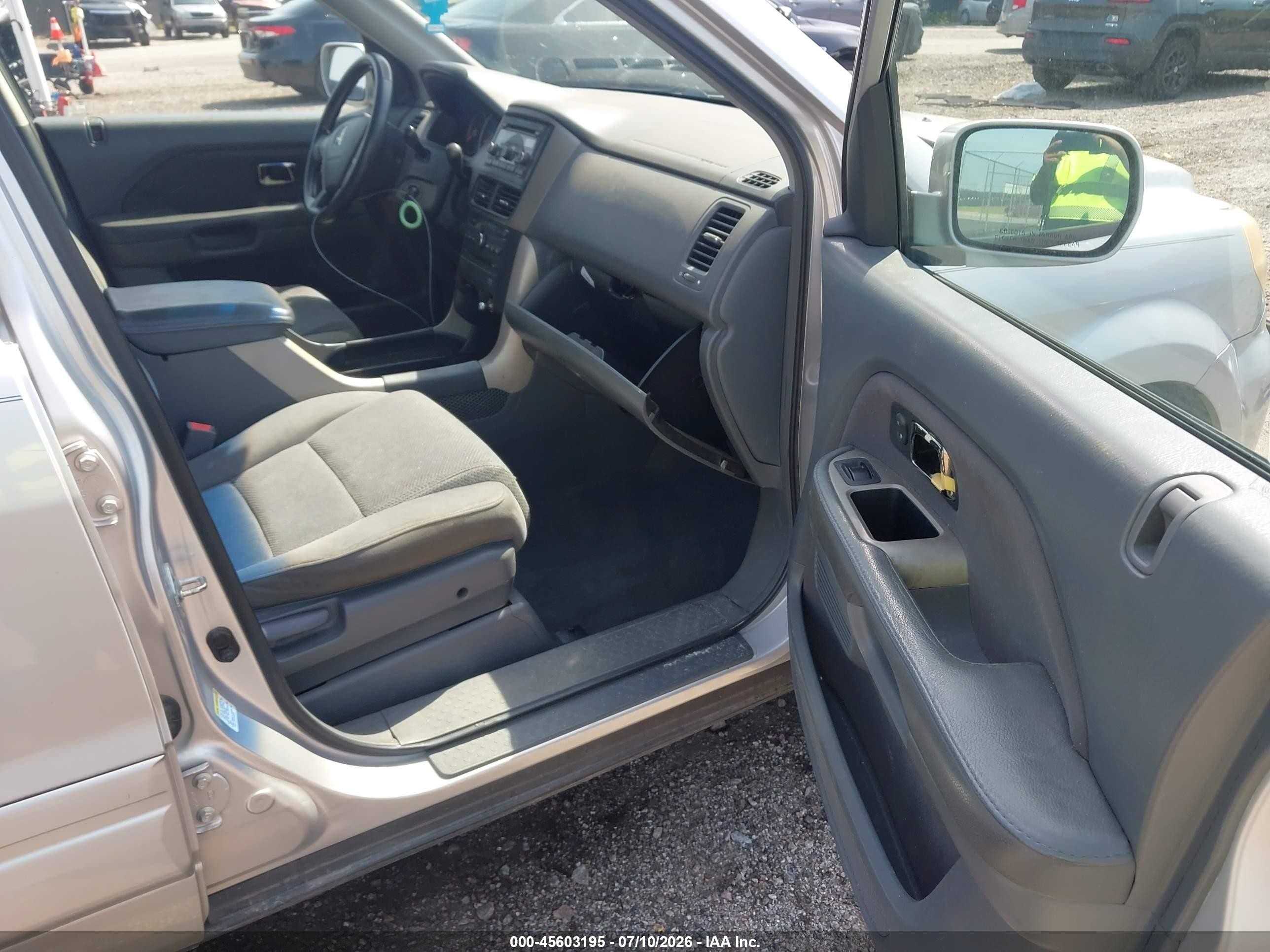 2008 Honda Pilot Se Silver vin: 5FNYF28388B022790