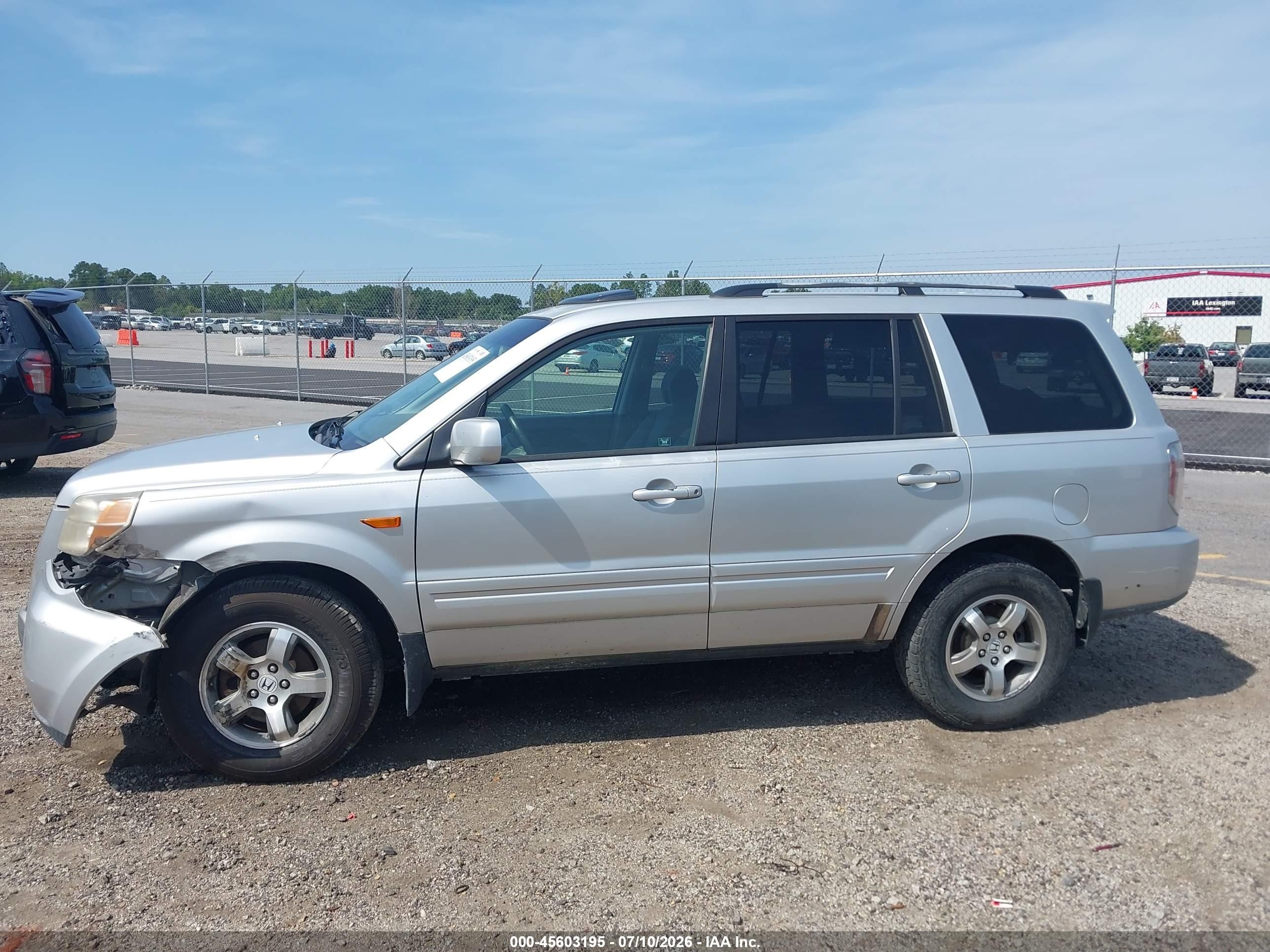 2008 Honda Pilot Se Silver vin: 5FNYF28388B022790