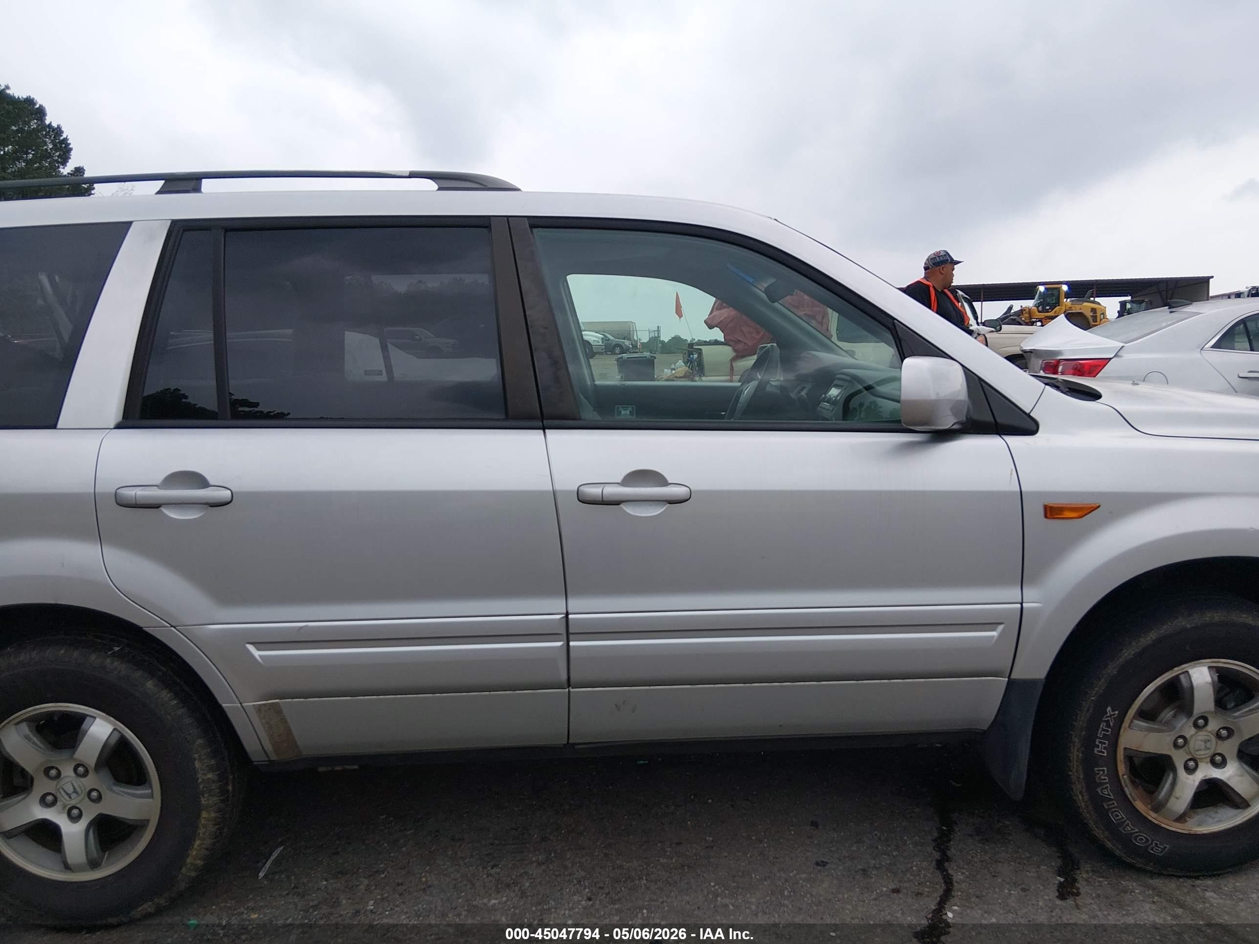 2007 Honda Pilot Ex Silver vin: 5FNYF28477B019483