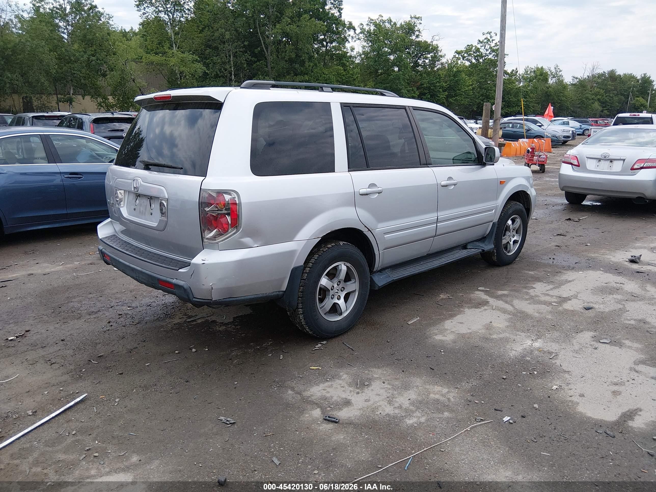 2007 Honda Pilot Ex Silver vin: 5FNYF284X7B007618