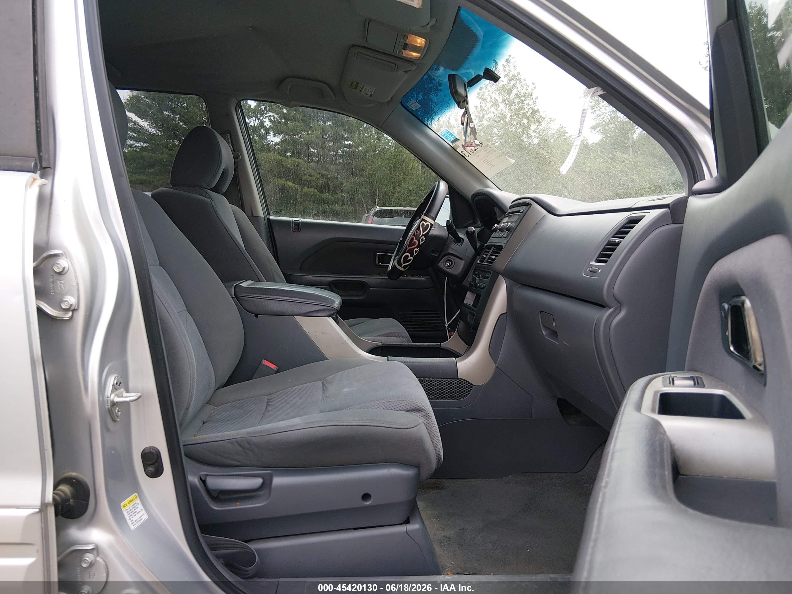 2007 Honda Pilot Ex Silver vin: 5FNYF284X7B007618
