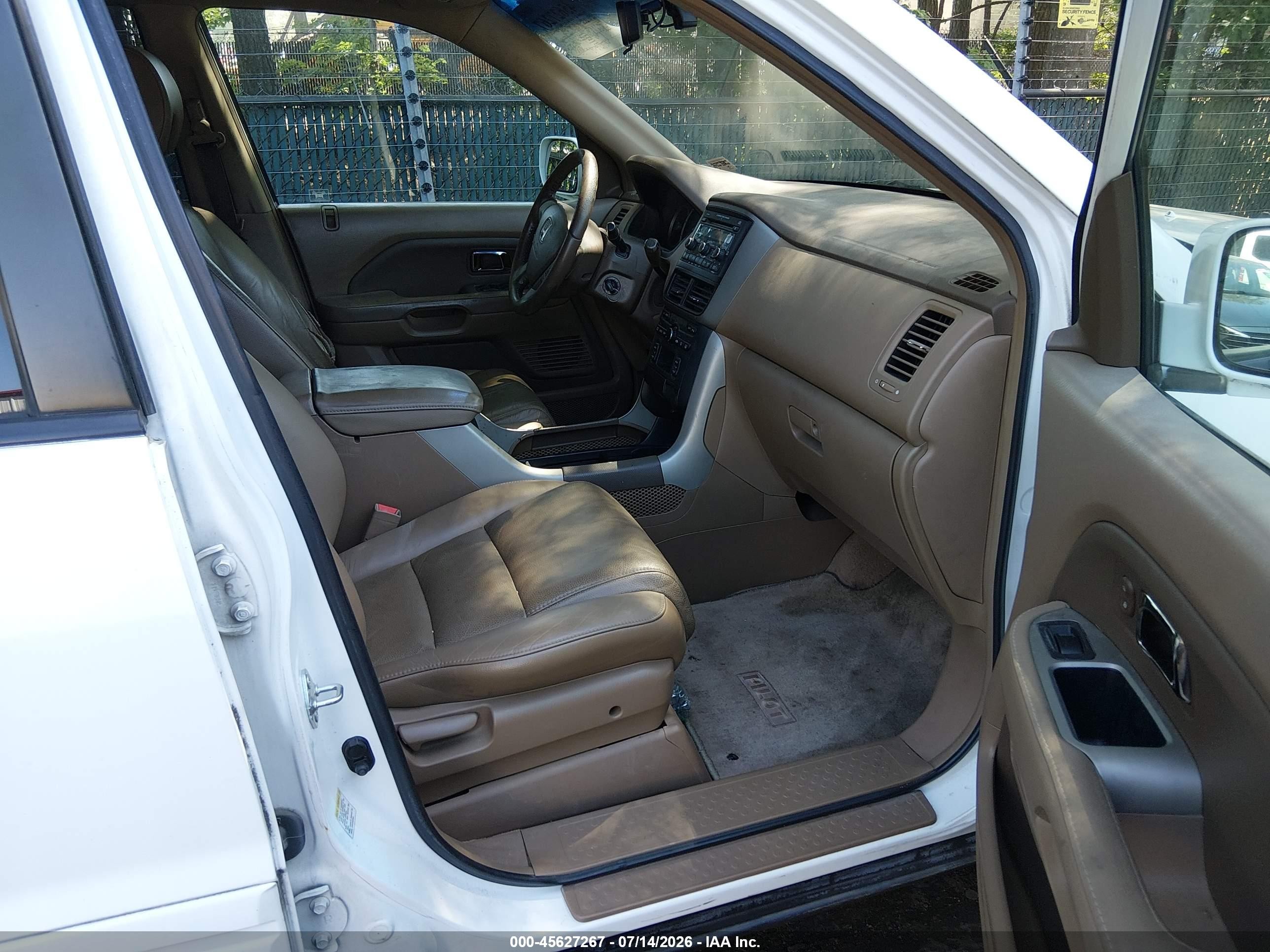 2008 Honda Pilot Ex-l White vin: 5FNYF28518B026102