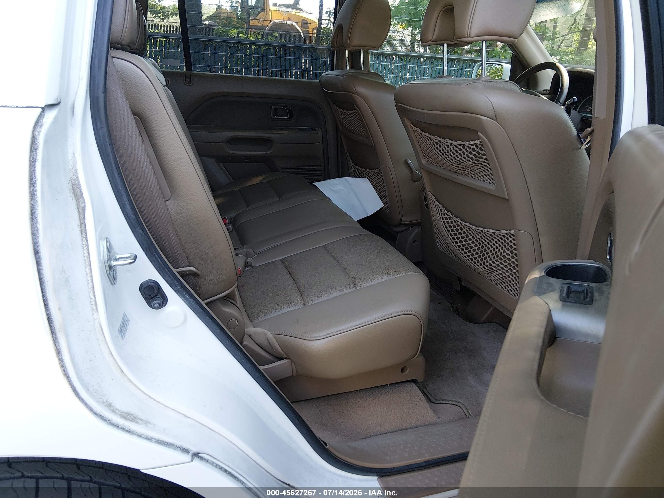 2008 Honda Pilot Ex-l White vin: 5FNYF28518B026102