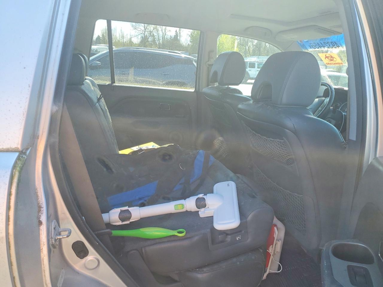 2006 Honda Pilot Silver vin: 5FNYF28526B037896