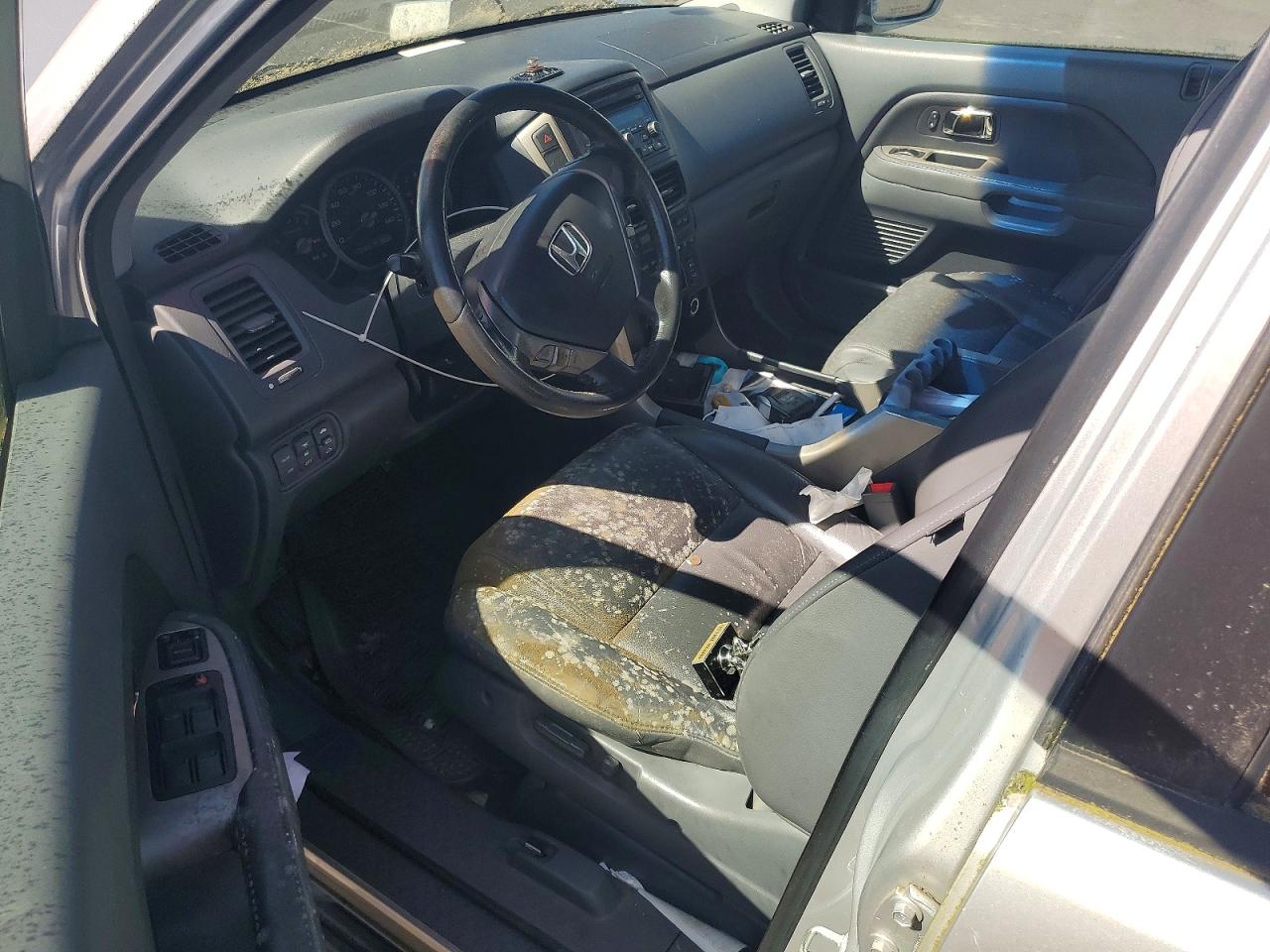 2006 Honda Pilot Silver vin: 5FNYF28526B037896