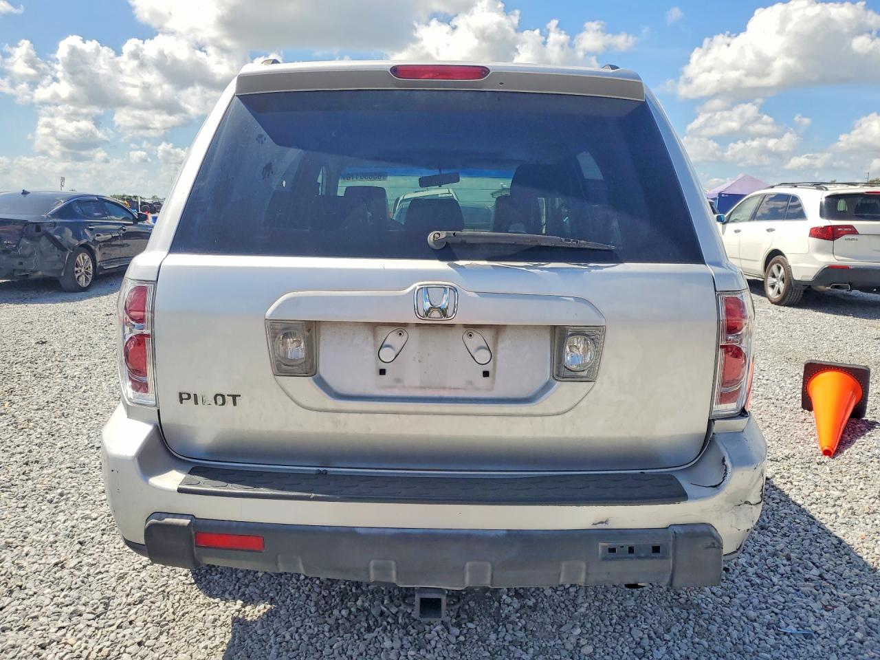 2006 Honda Pilot Ex Silver vin: 5FNYF28576B027655