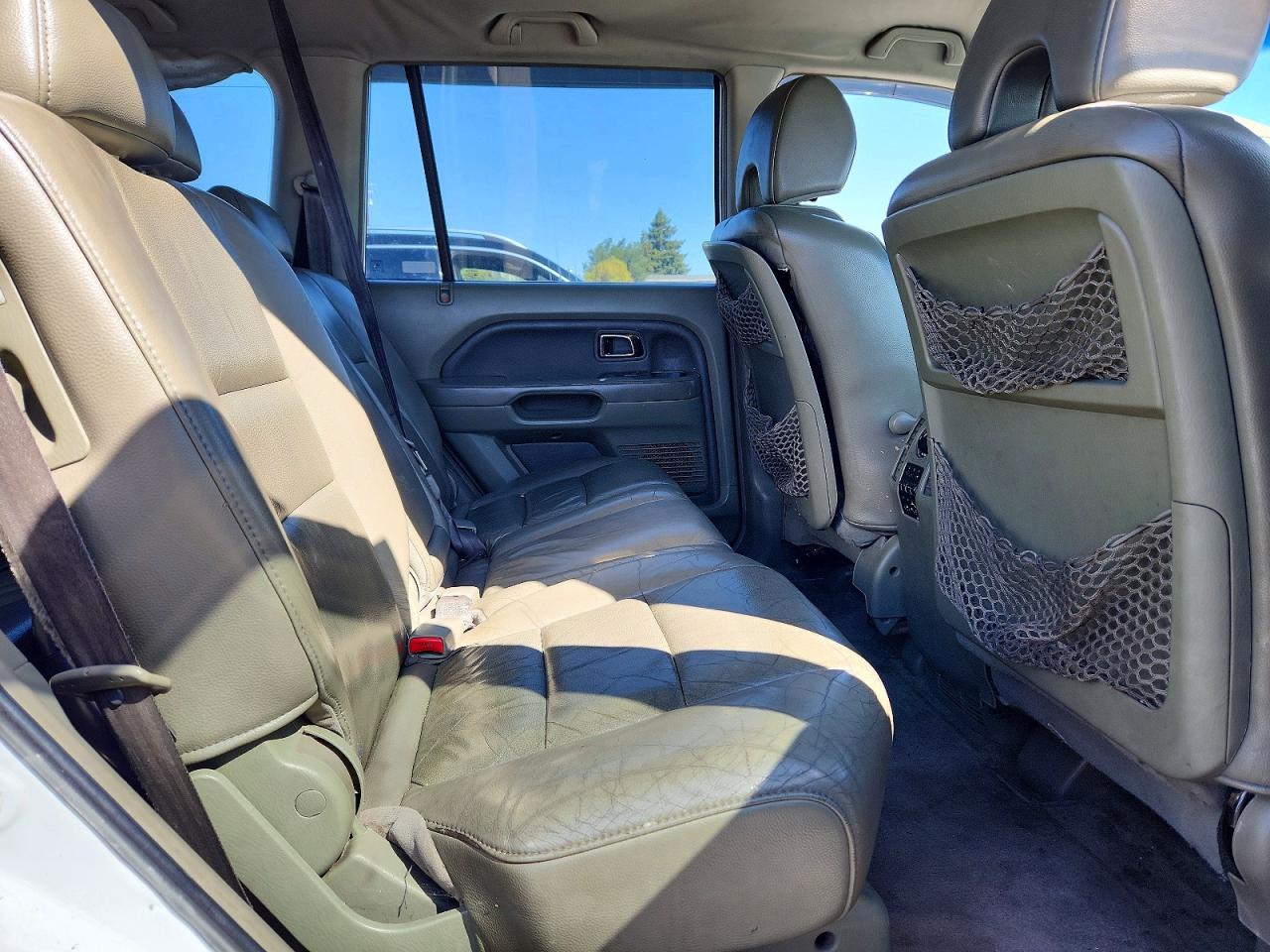 2006 Honda Pilot Ex White vin: 5FNYF28636B010957