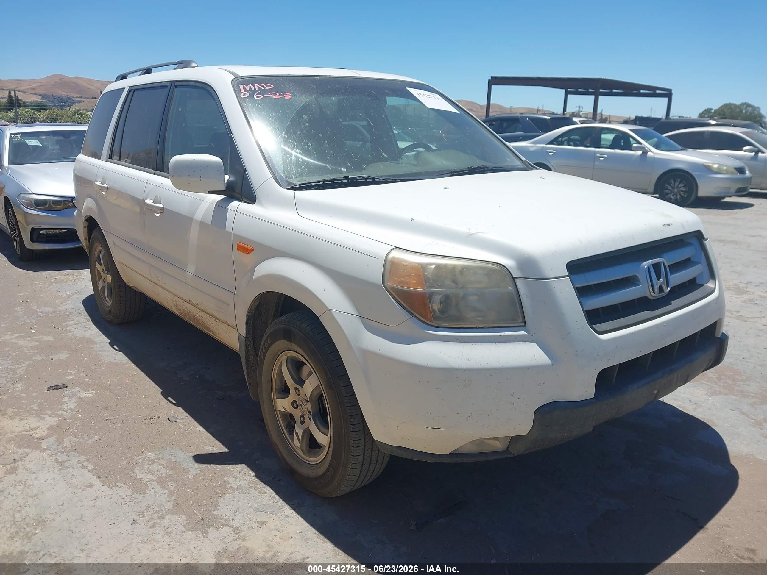 2008 Honda Pilot Ex-l White vin: 5FNYF28668B024242