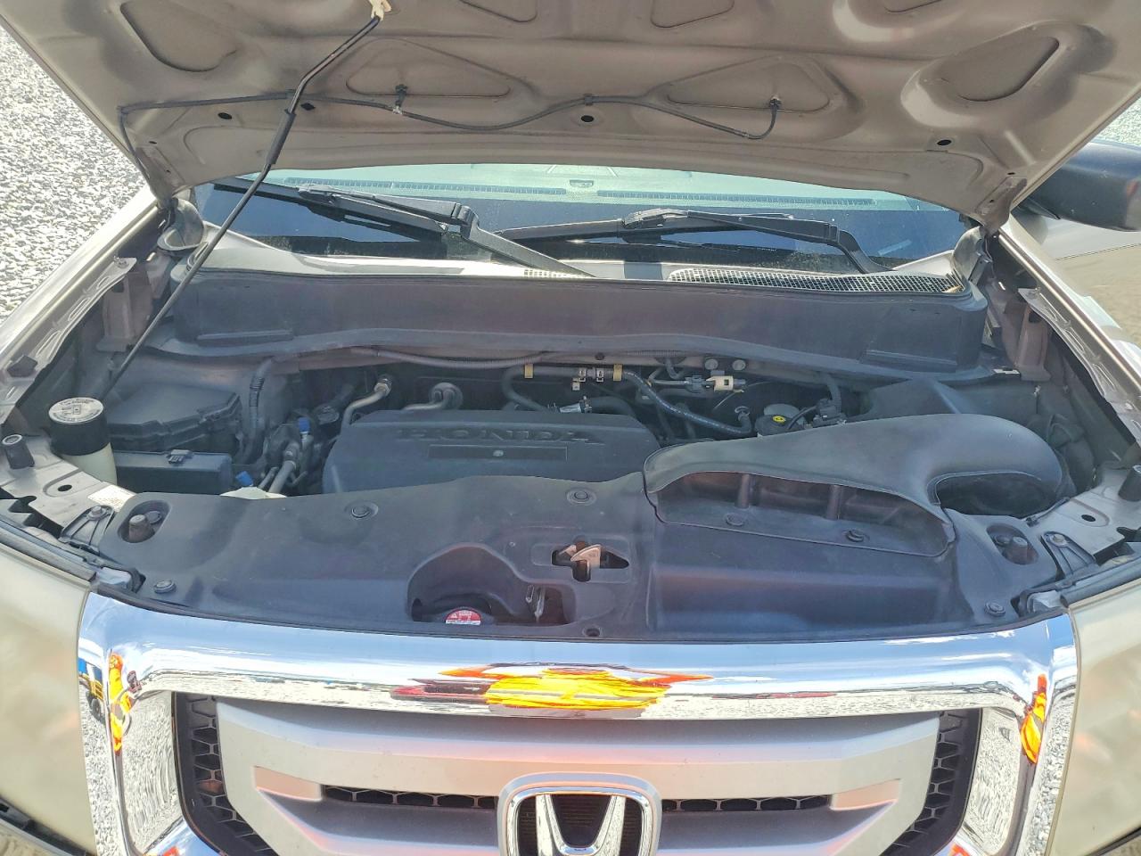 2009 Honda Pilot Lx Beige vin: 5FNYF38239B003952