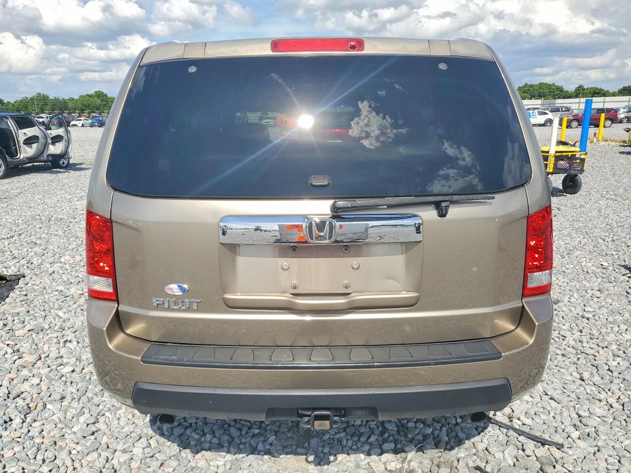 2009 Honda Pilot Lx Beige vin: 5FNYF38239B003952