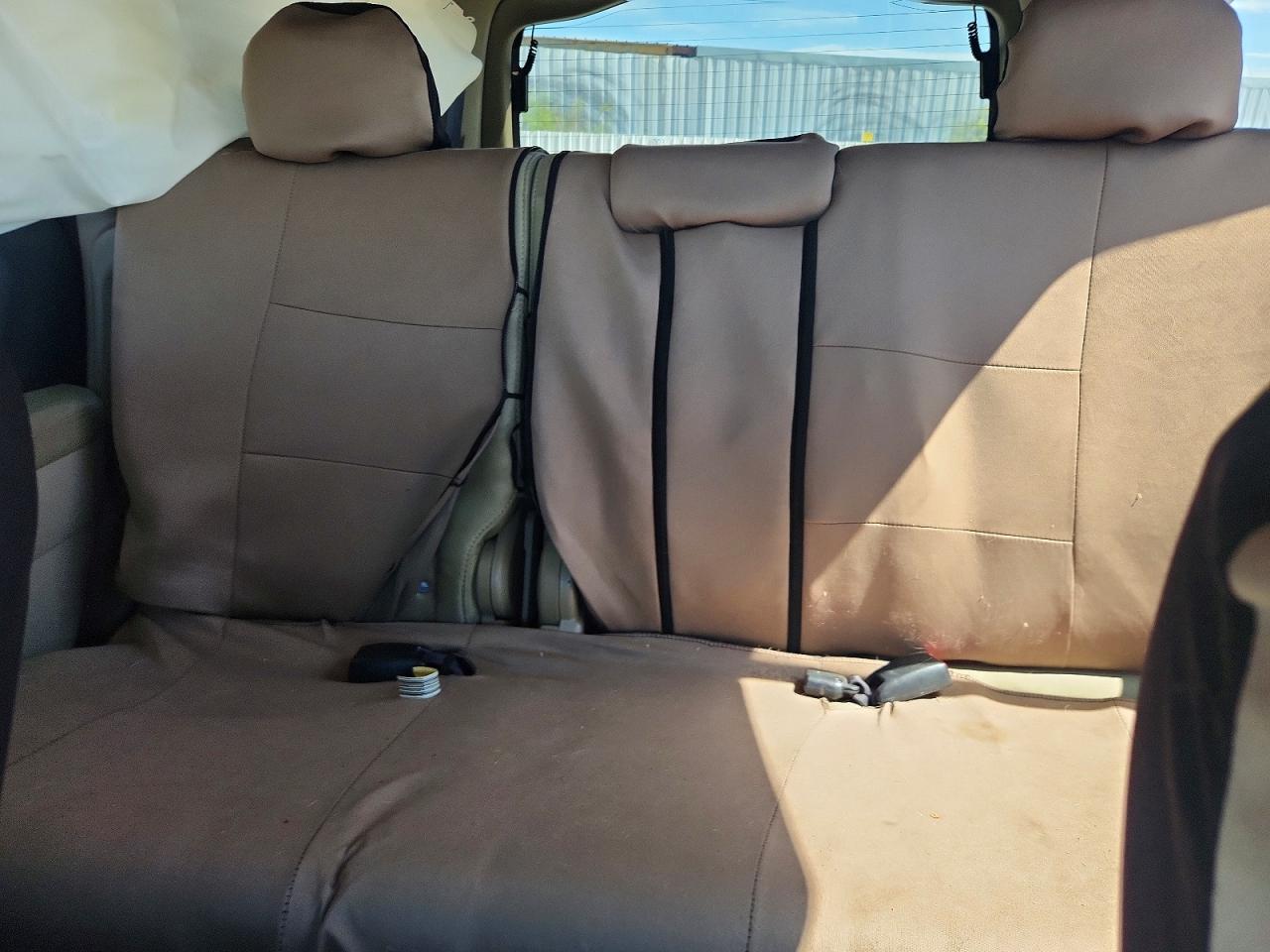 2009 Honda Pilot Lx Gray vin: 5FNYF382X9B009070
