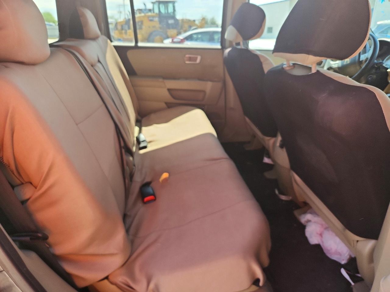 2009 Honda Pilot Lx Gray vin: 5FNYF382X9B009070