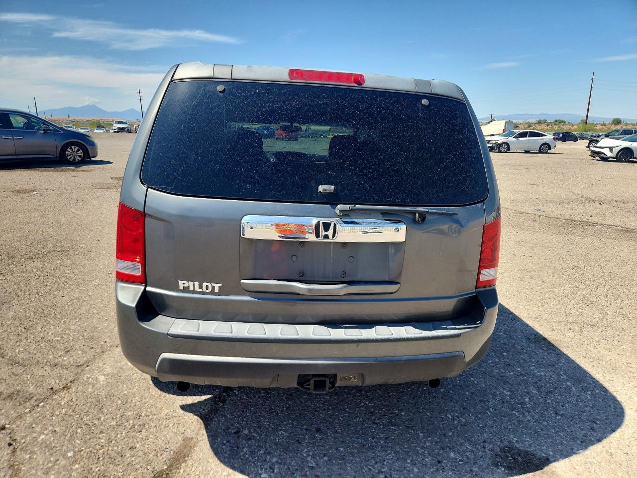 2009 Honda Pilot Lx Gray vin: 5FNYF382X9B009070