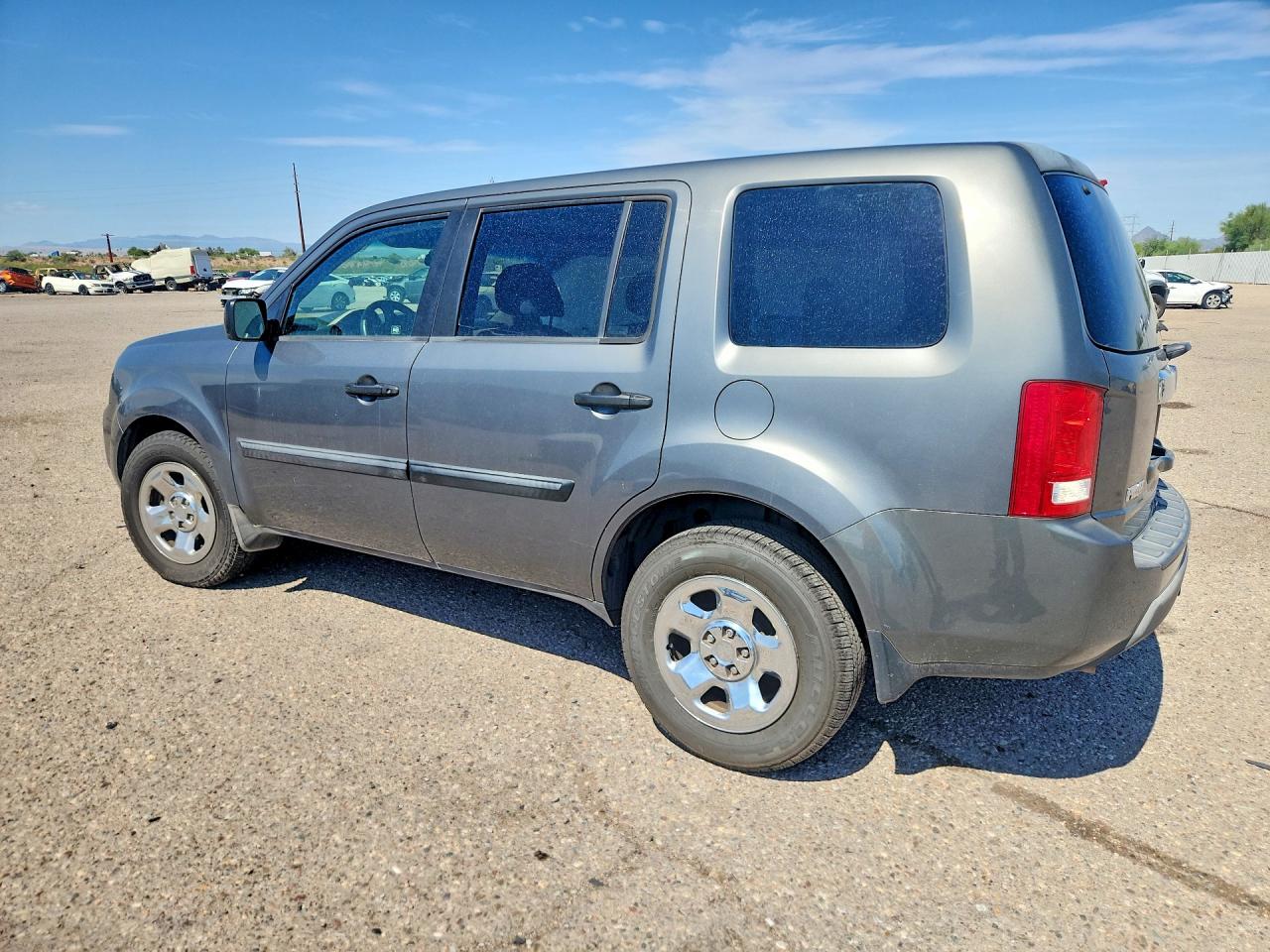 2009 Honda Pilot Lx Gray vin: 5FNYF382X9B009070