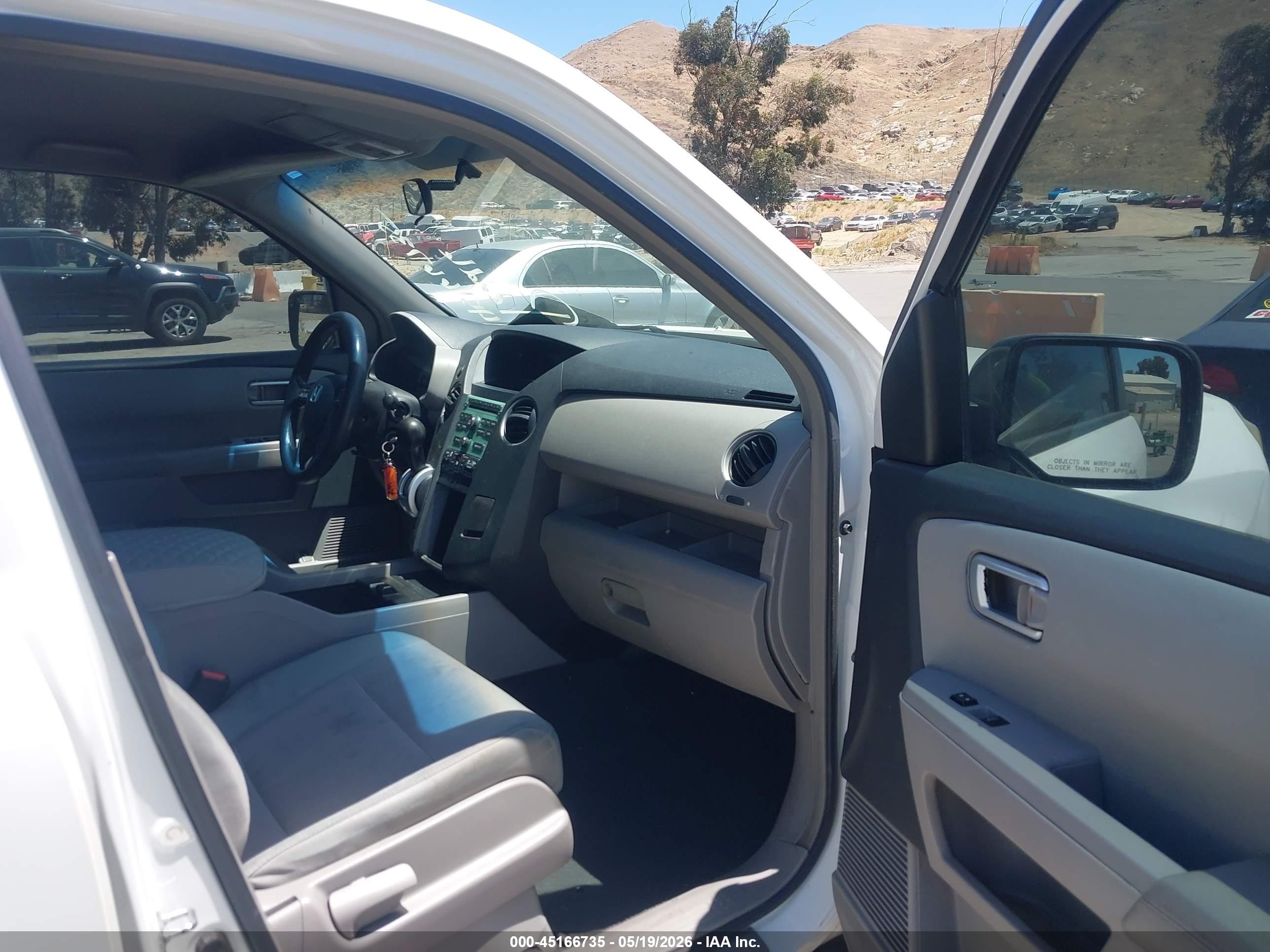 2009 Honda Pilot Ex White vin: 5FNYF38409B017793