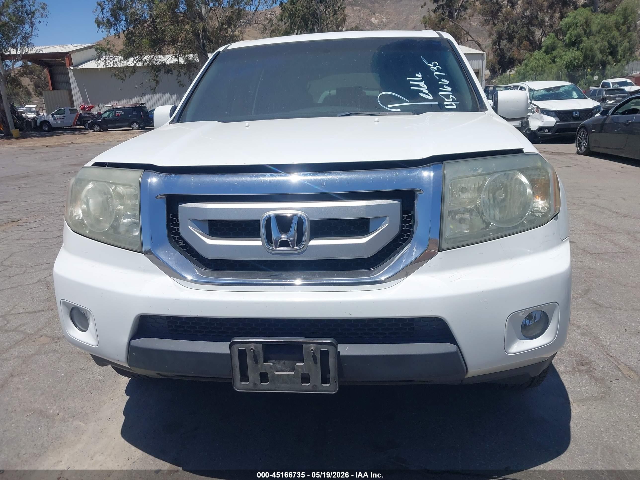 2009 Honda Pilot Ex White vin: 5FNYF38409B017793