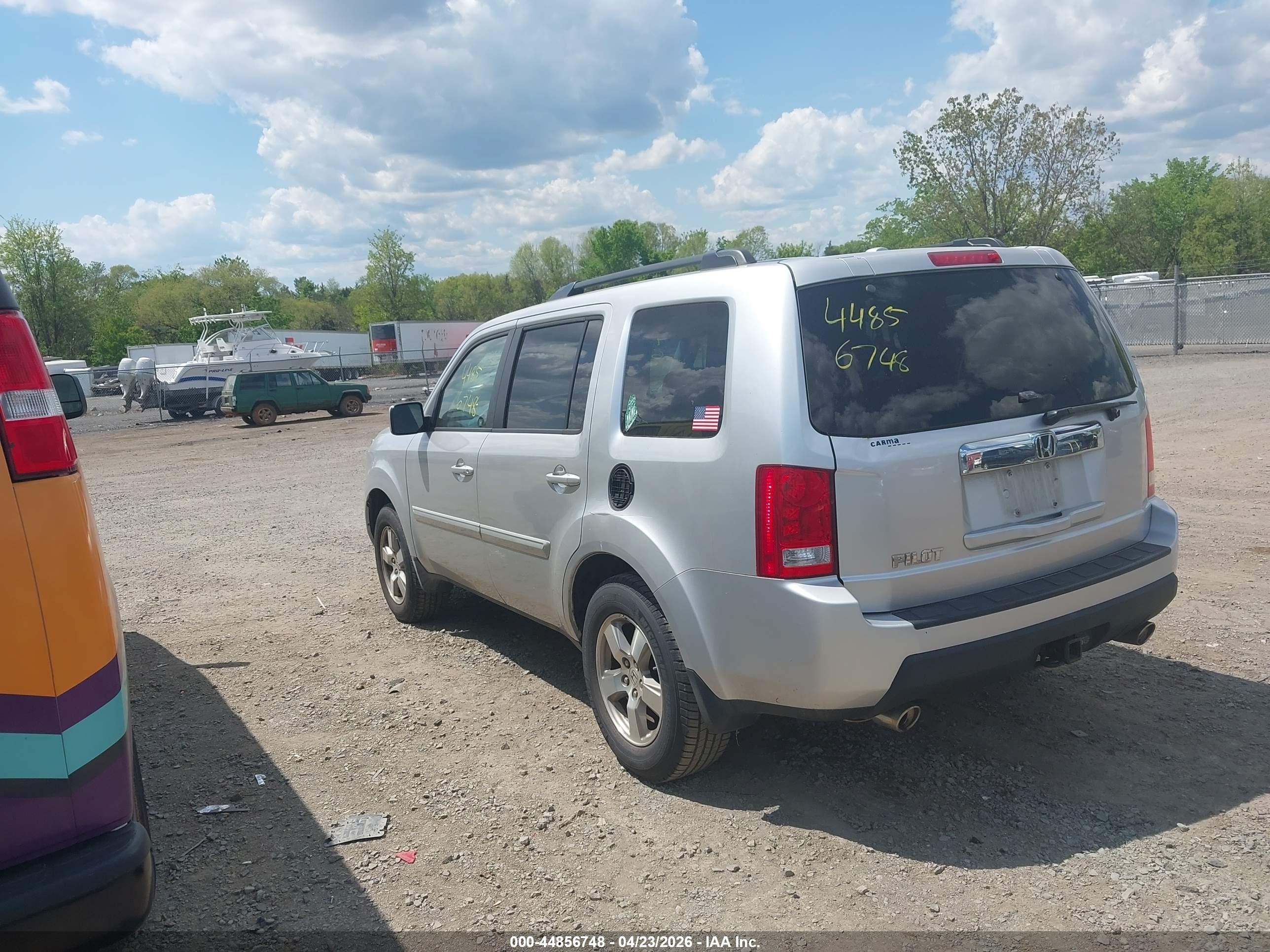 2009 Honda Pilot Ex Silver vin: 5FNYF38459B008488