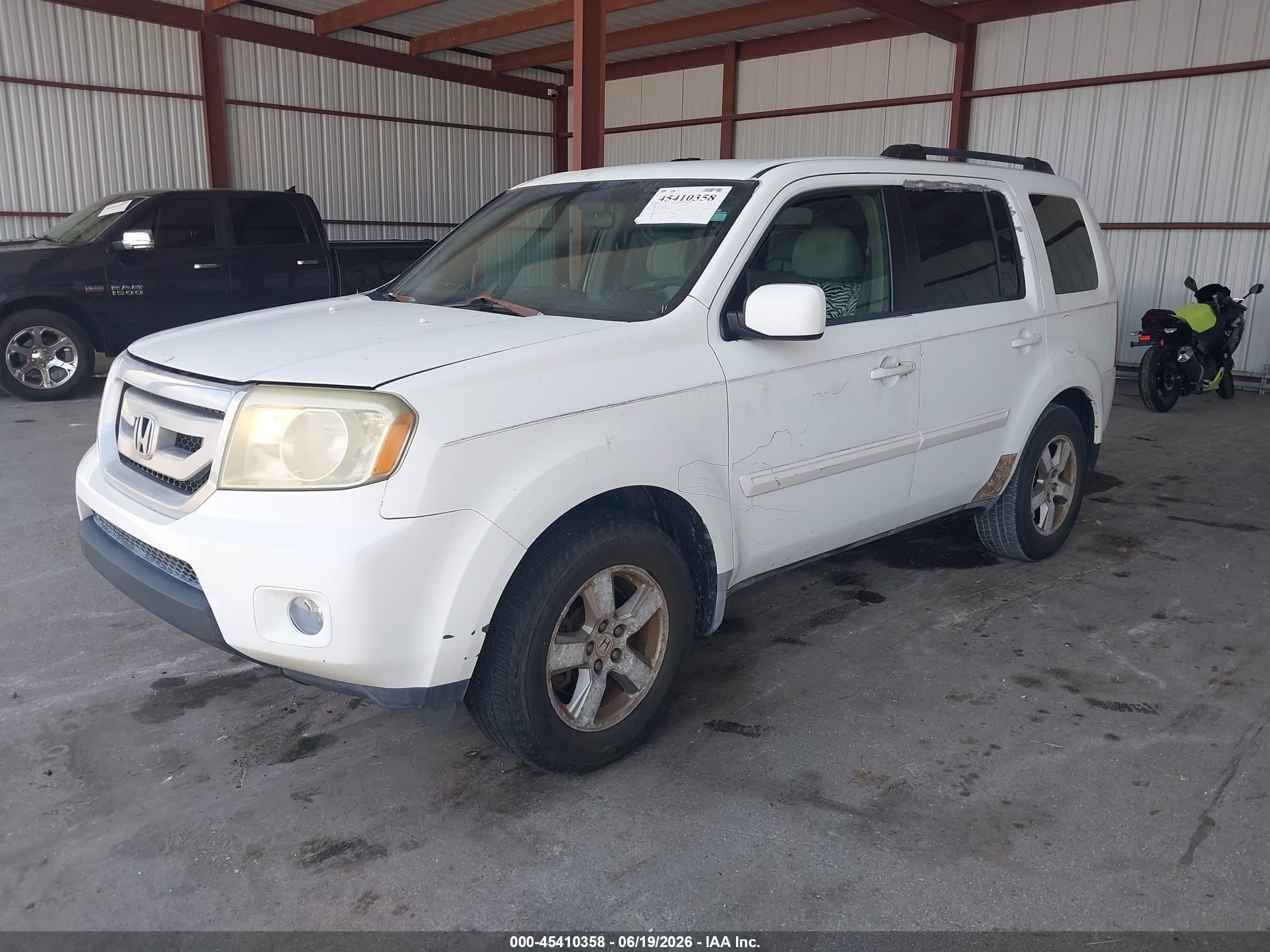 2009 Honda Pilot Ex White vin: 5FNYF38499B025648