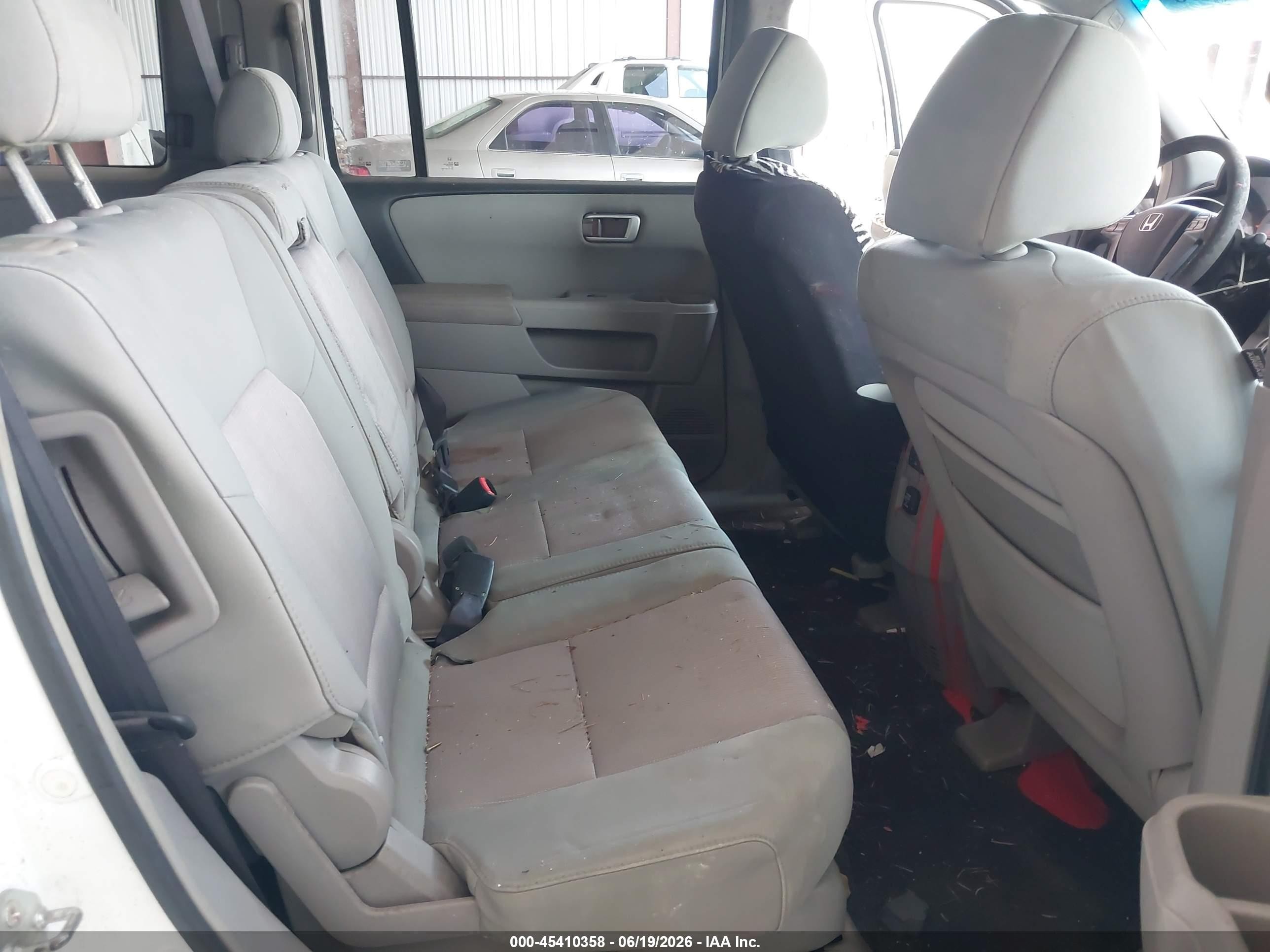 2009 Honda Pilot Ex White vin: 5FNYF38499B025648