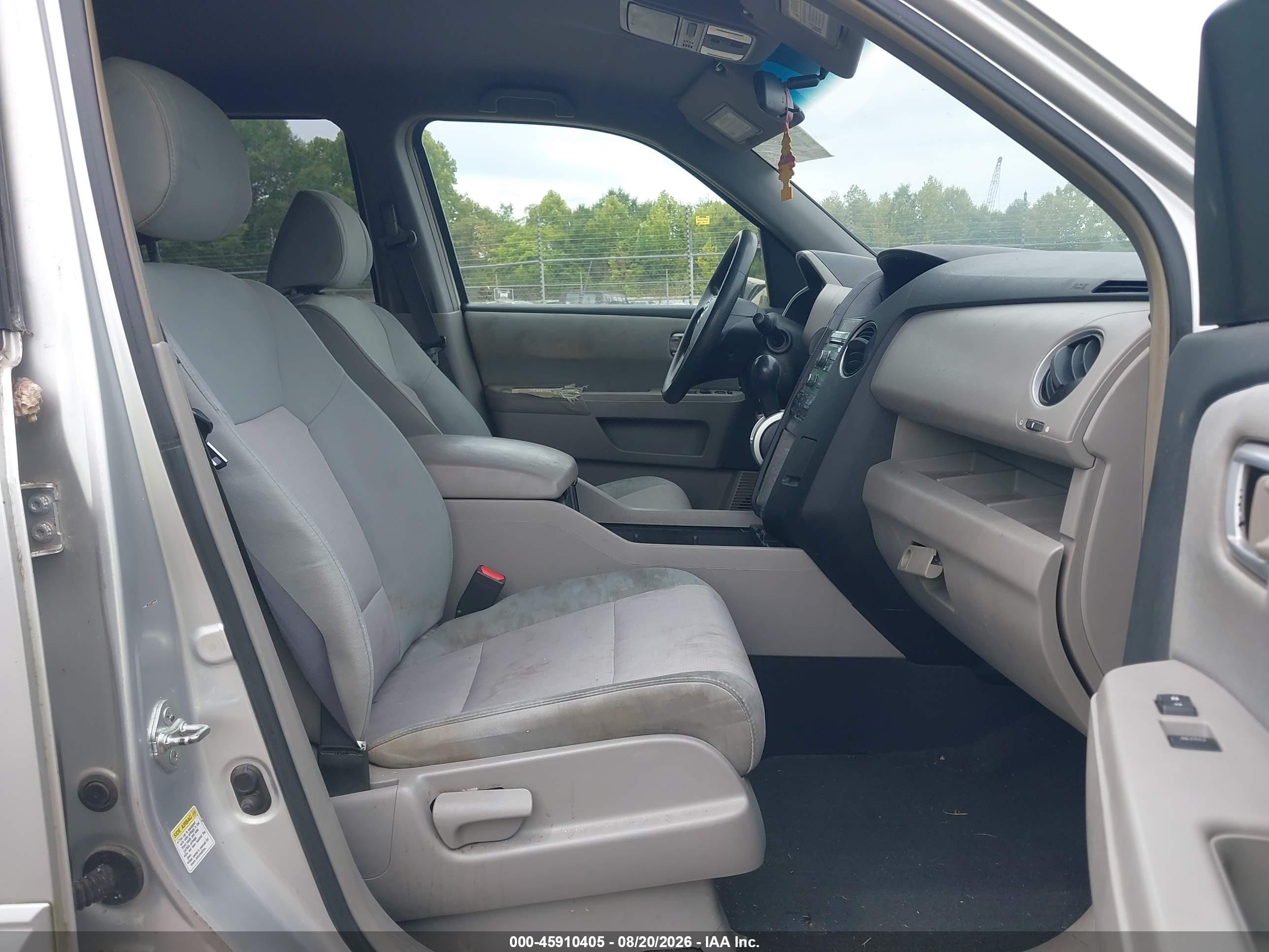 2009 Honda Pilot Ex Silver vin: 5FNYF384X9B008440
