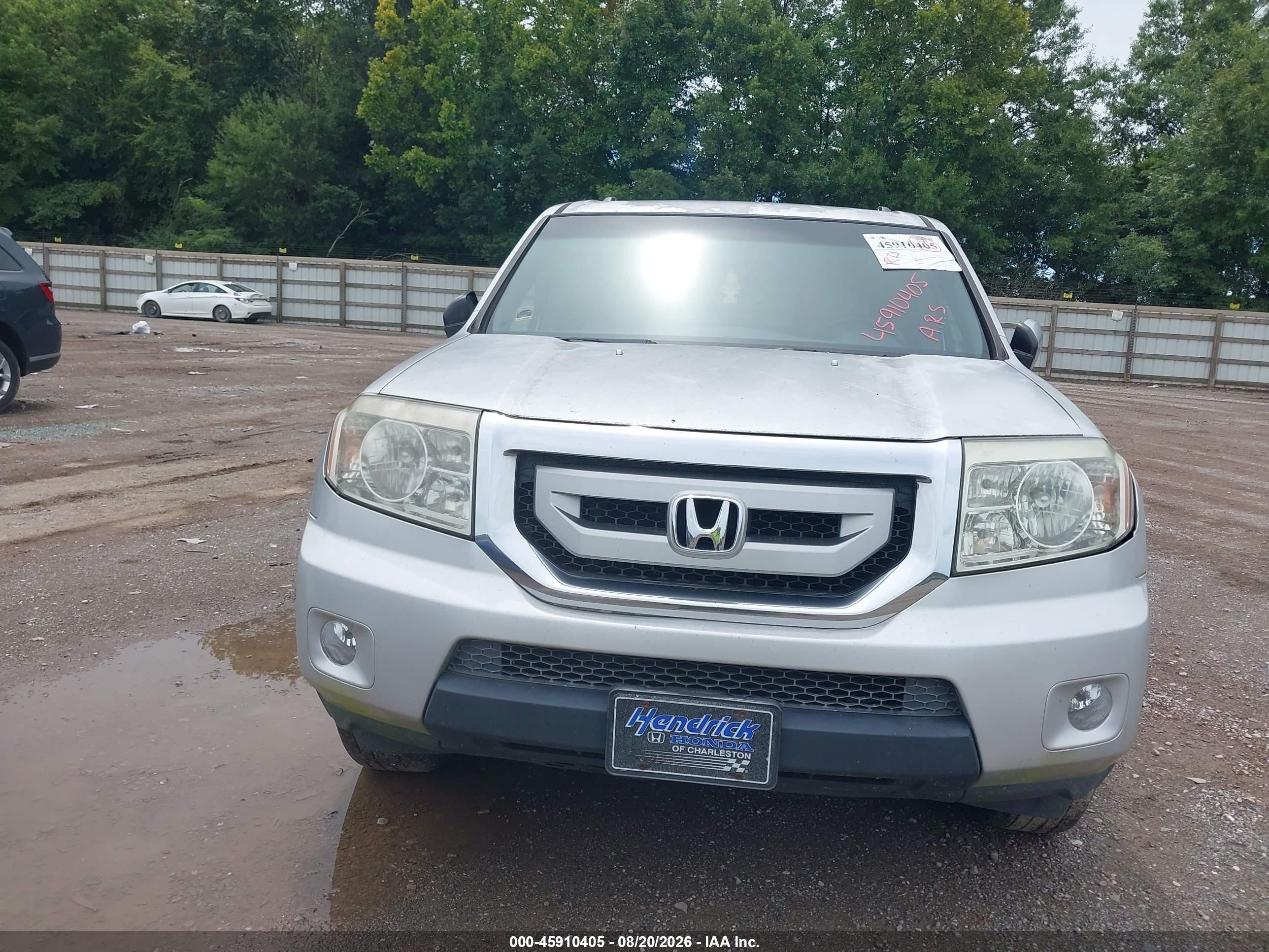 2009 Honda Pilot Ex Silver vin: 5FNYF384X9B008440
