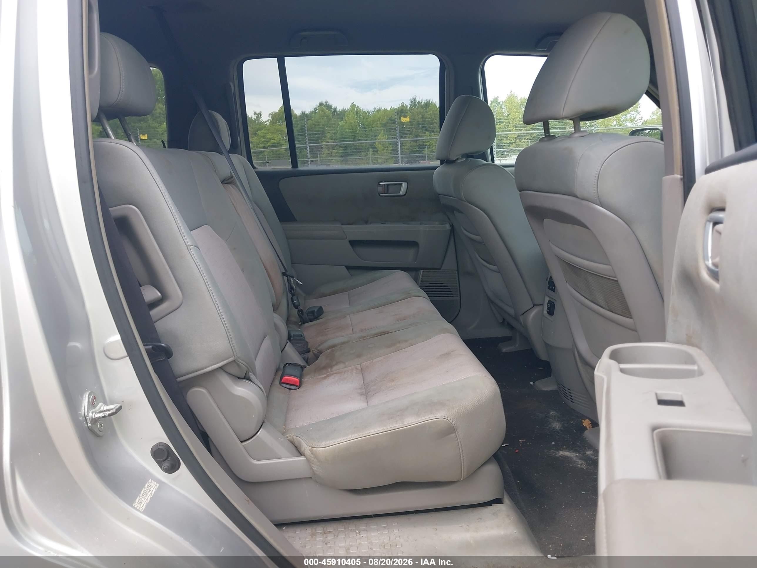 2009 Honda Pilot Ex Silver vin: 5FNYF384X9B008440