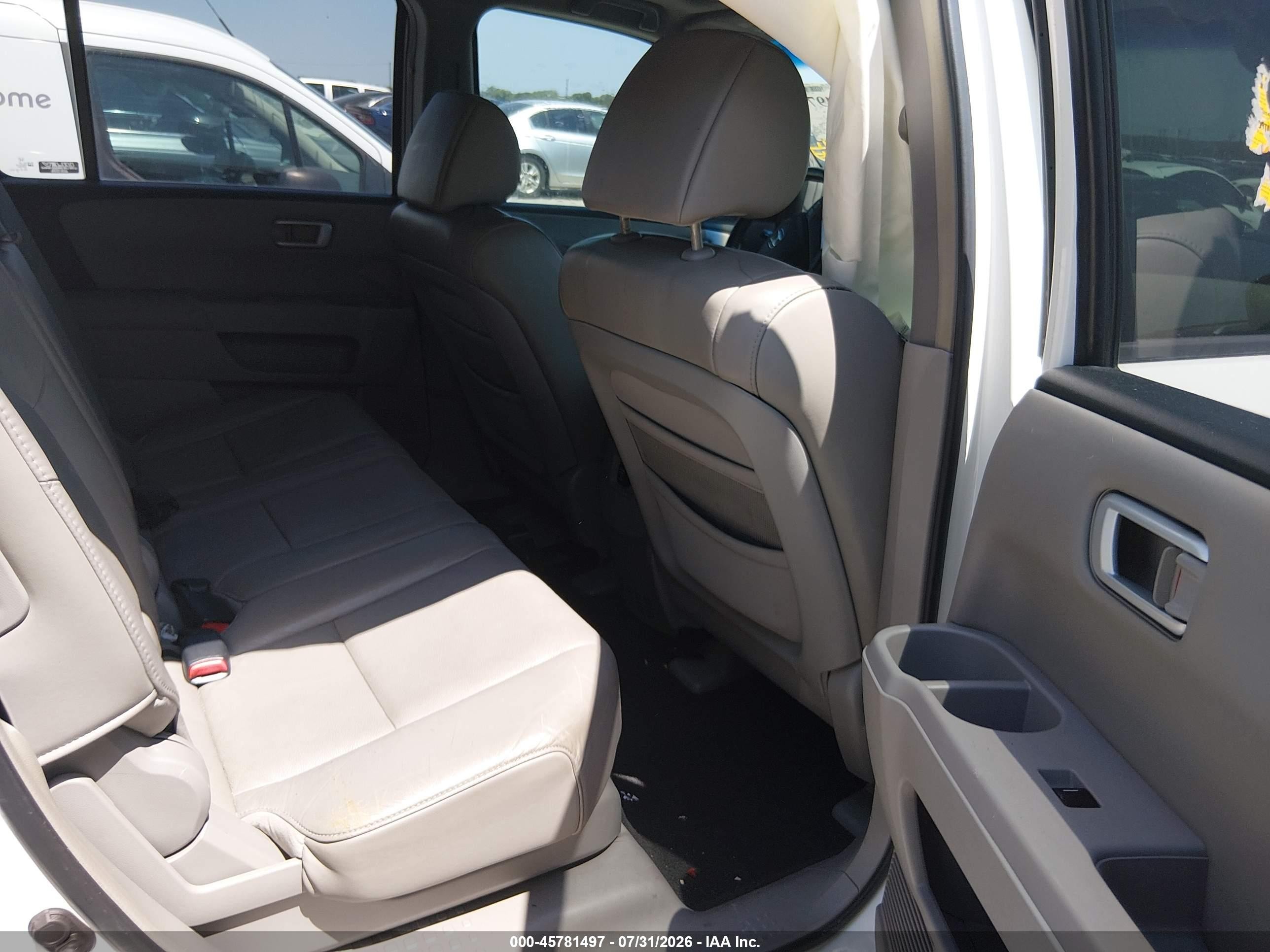 2009 Honda Pilot Ex-l White vin: 5FNYF38519B017505