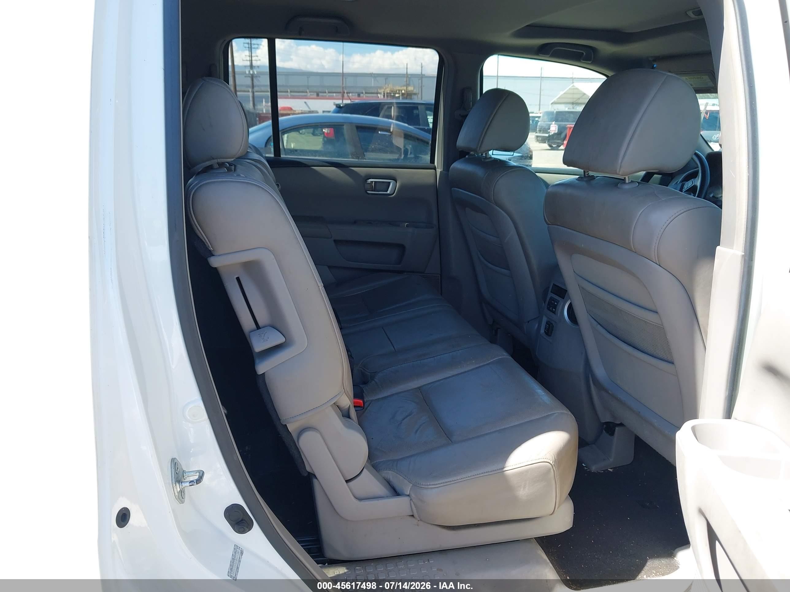 2009 Honda Pilot Ex-l White vin: 5FNYF38529B018260