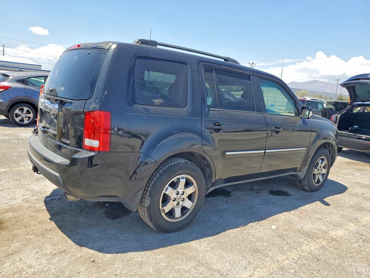2009 Honda Pilot Touring Black vin: 5FNYF38839B022182
