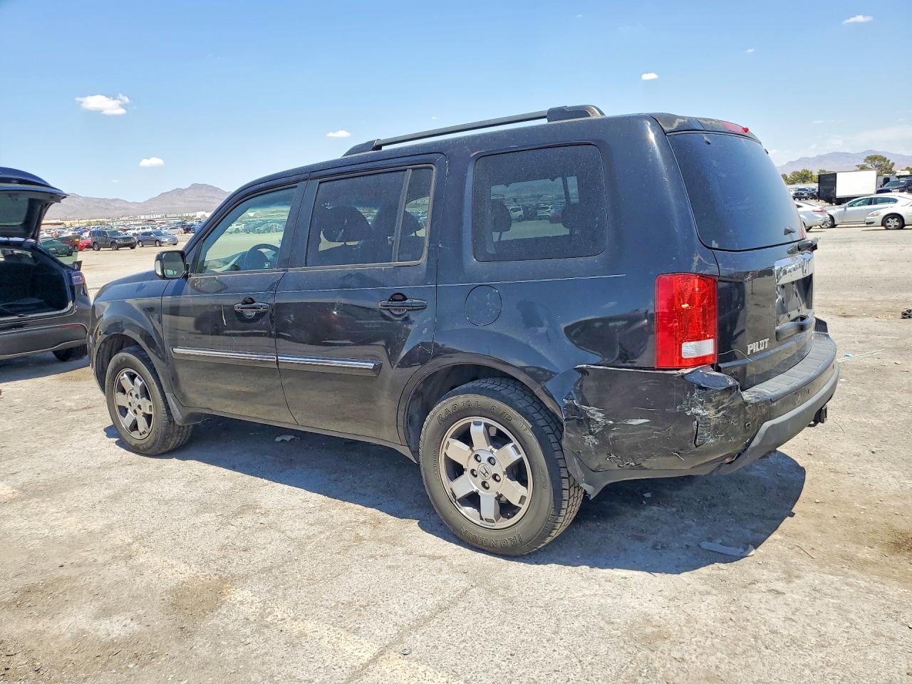 2009 Honda Pilot Touring Black vin: 5FNYF38839B022182