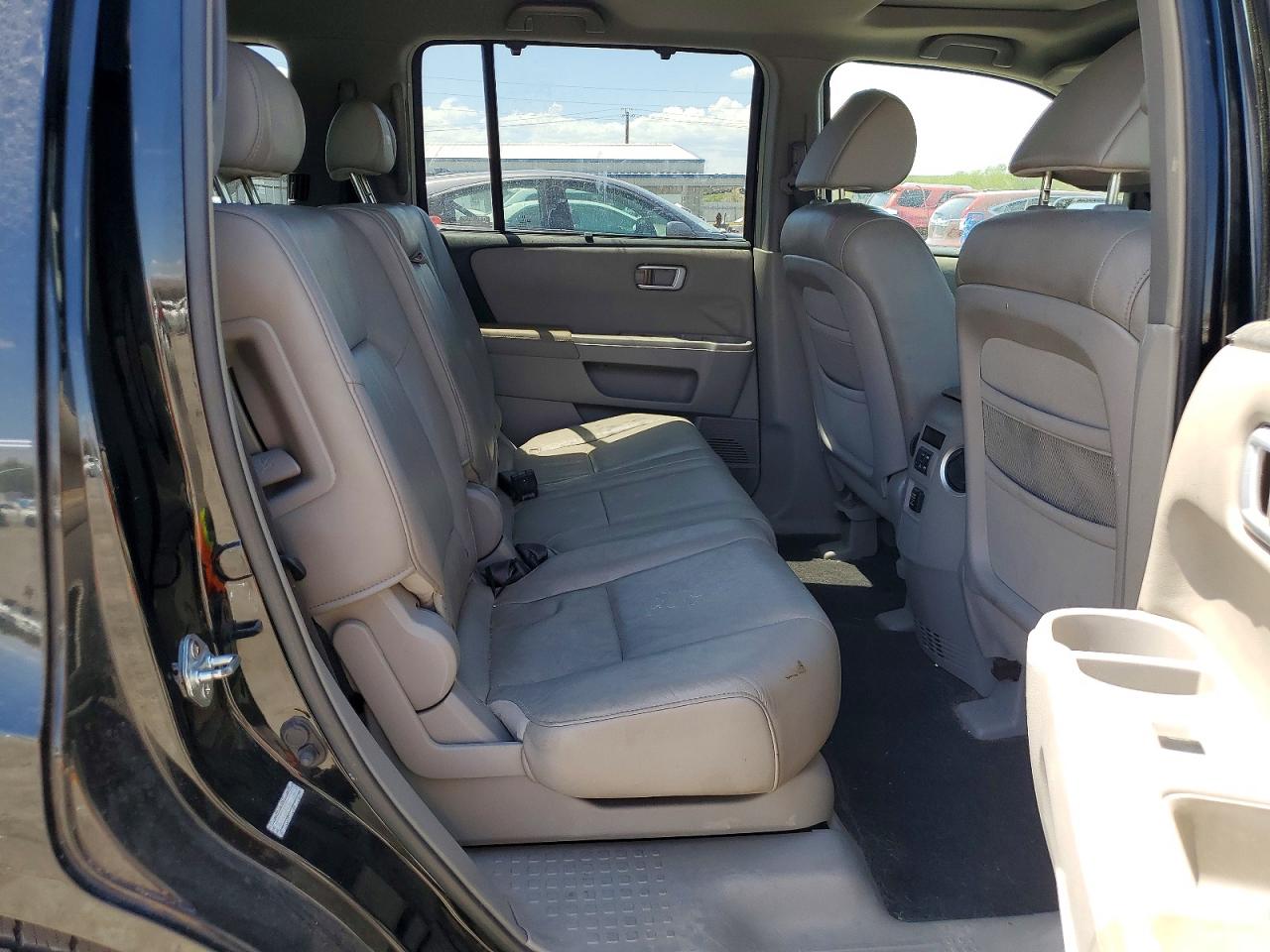 2009 Honda Pilot Touring Black vin: 5FNYF38839B022182