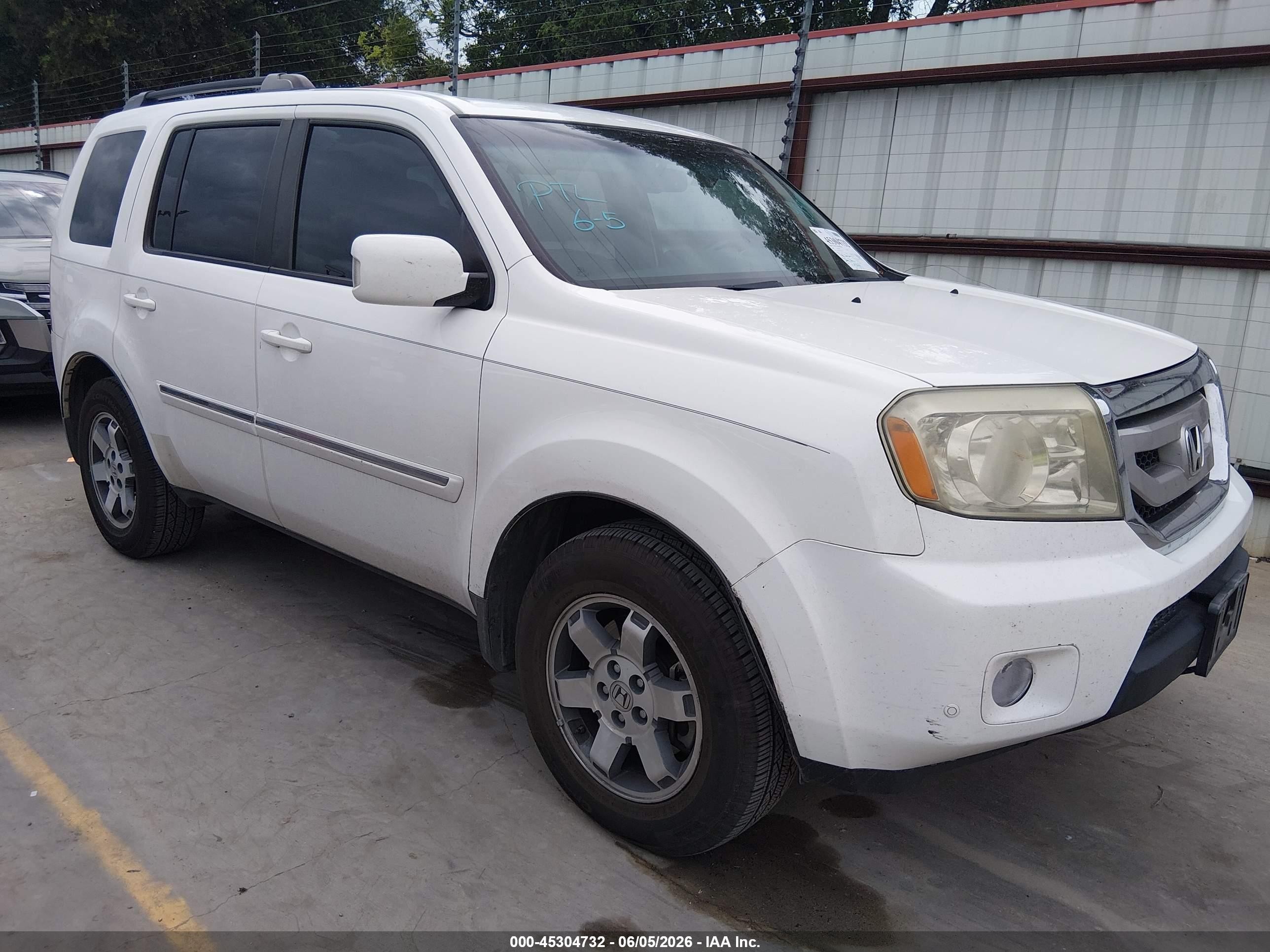 2009 Honda Pilot Touring White vin: 5FNYF38859B022782