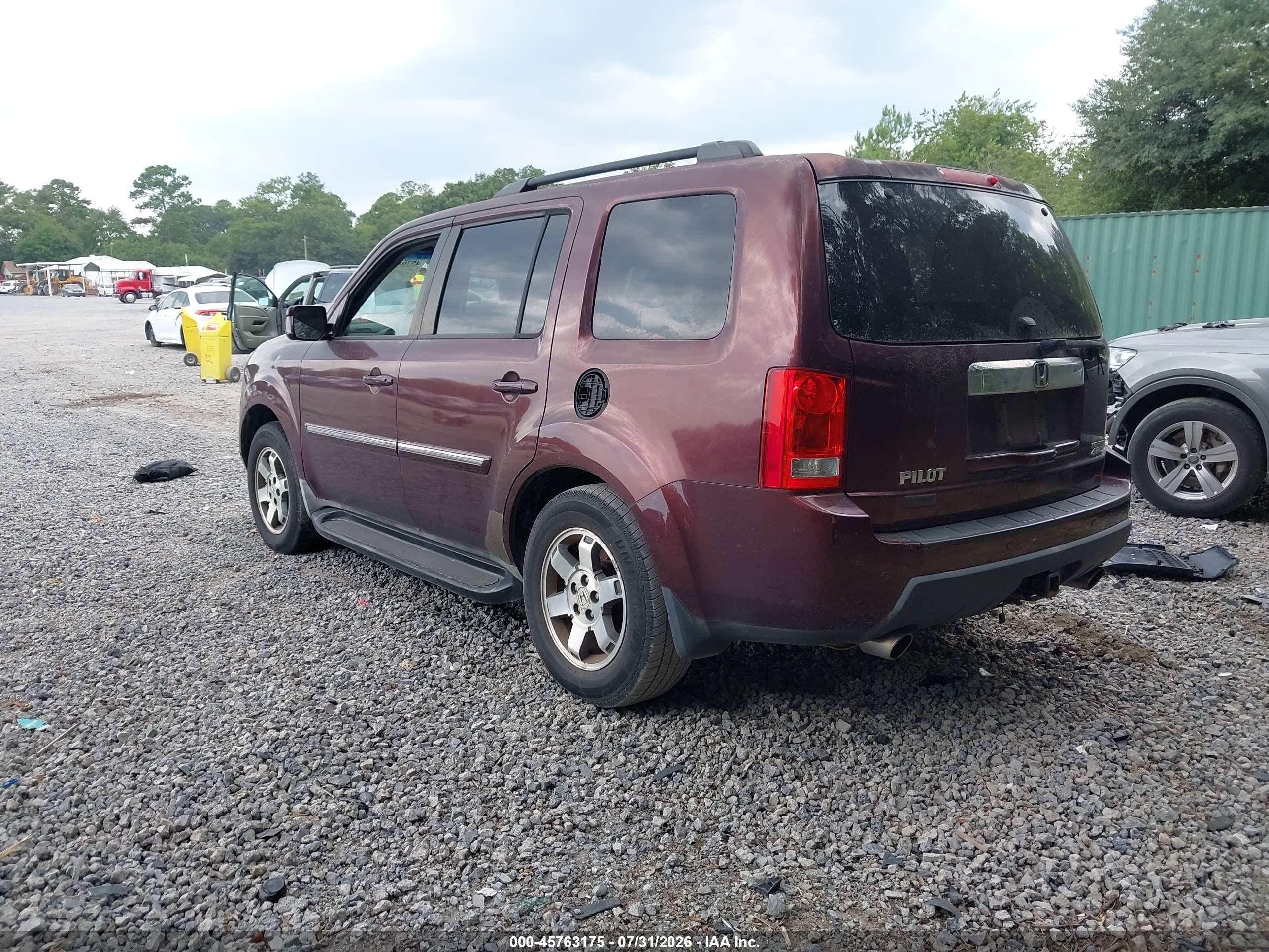 2009 Honda Pilot Touring Red vin: 5FNYF38869B011595