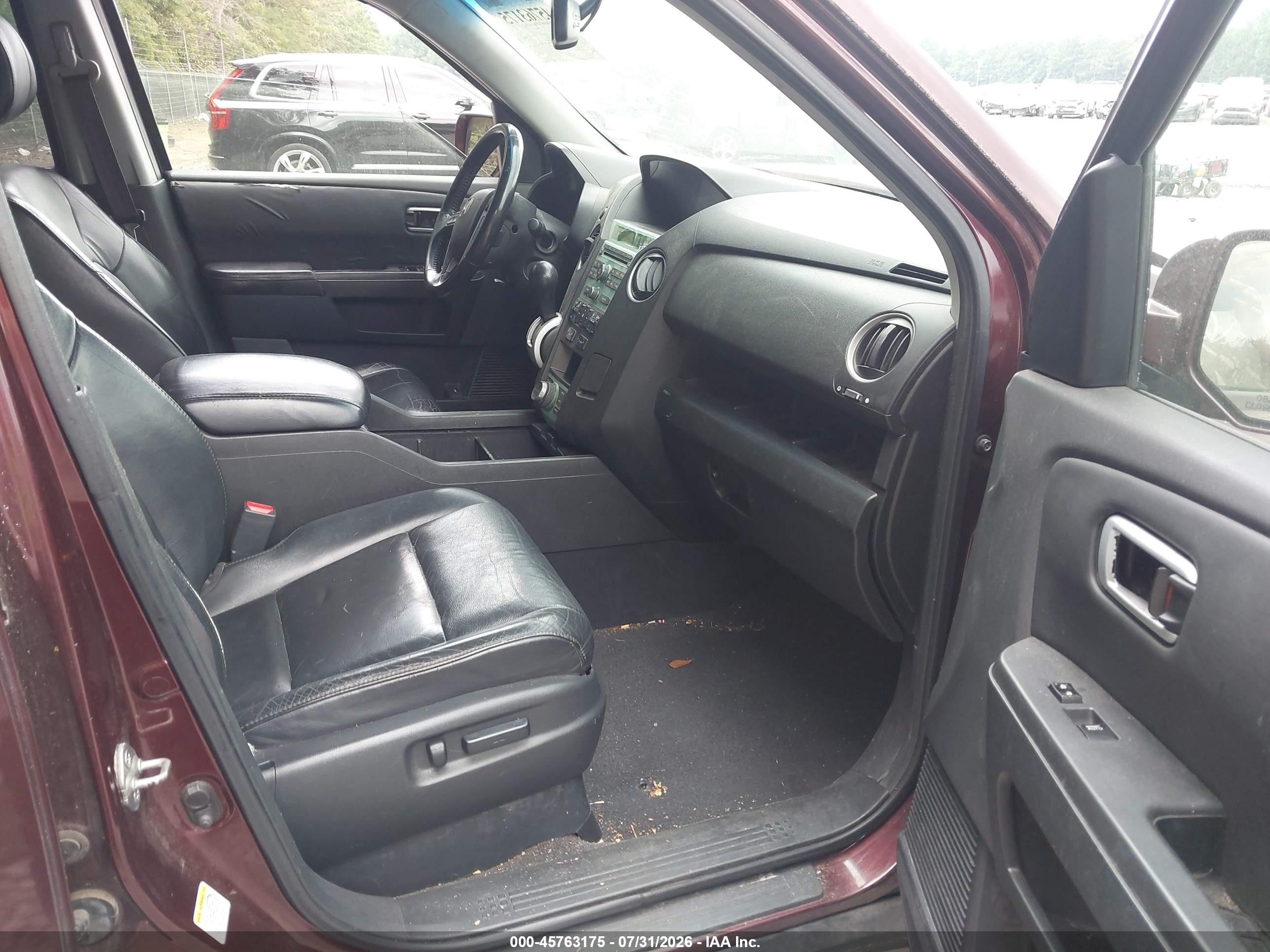 2009 Honda Pilot Touring Red vin: 5FNYF38869B011595