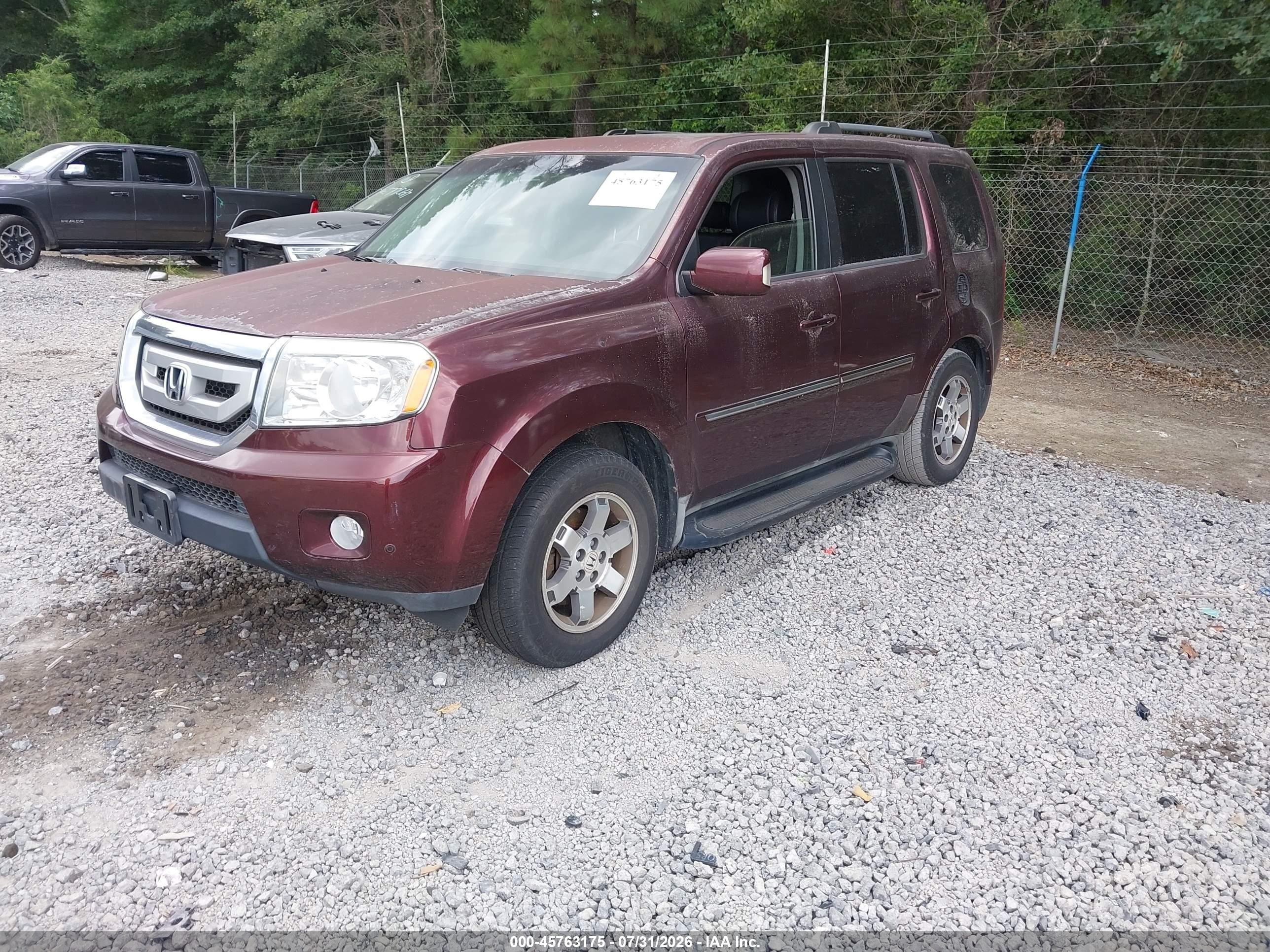 2009 Honda Pilot Touring Red vin: 5FNYF38869B011595