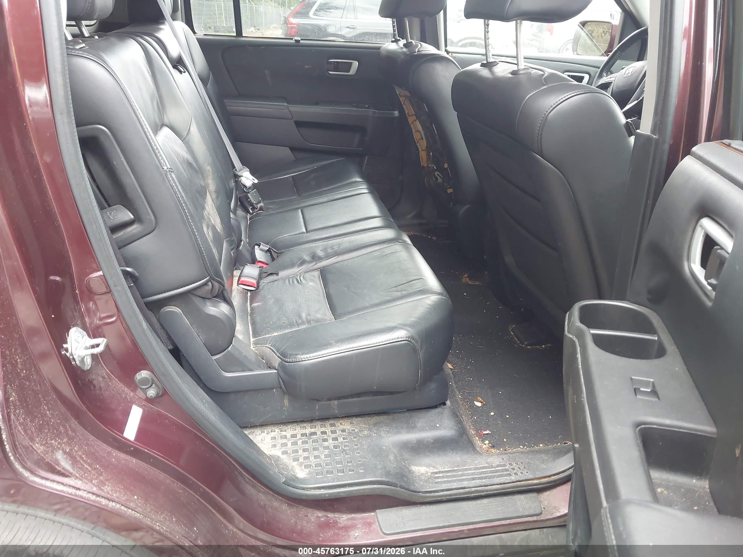 2009 Honda Pilot Touring Red vin: 5FNYF38869B011595