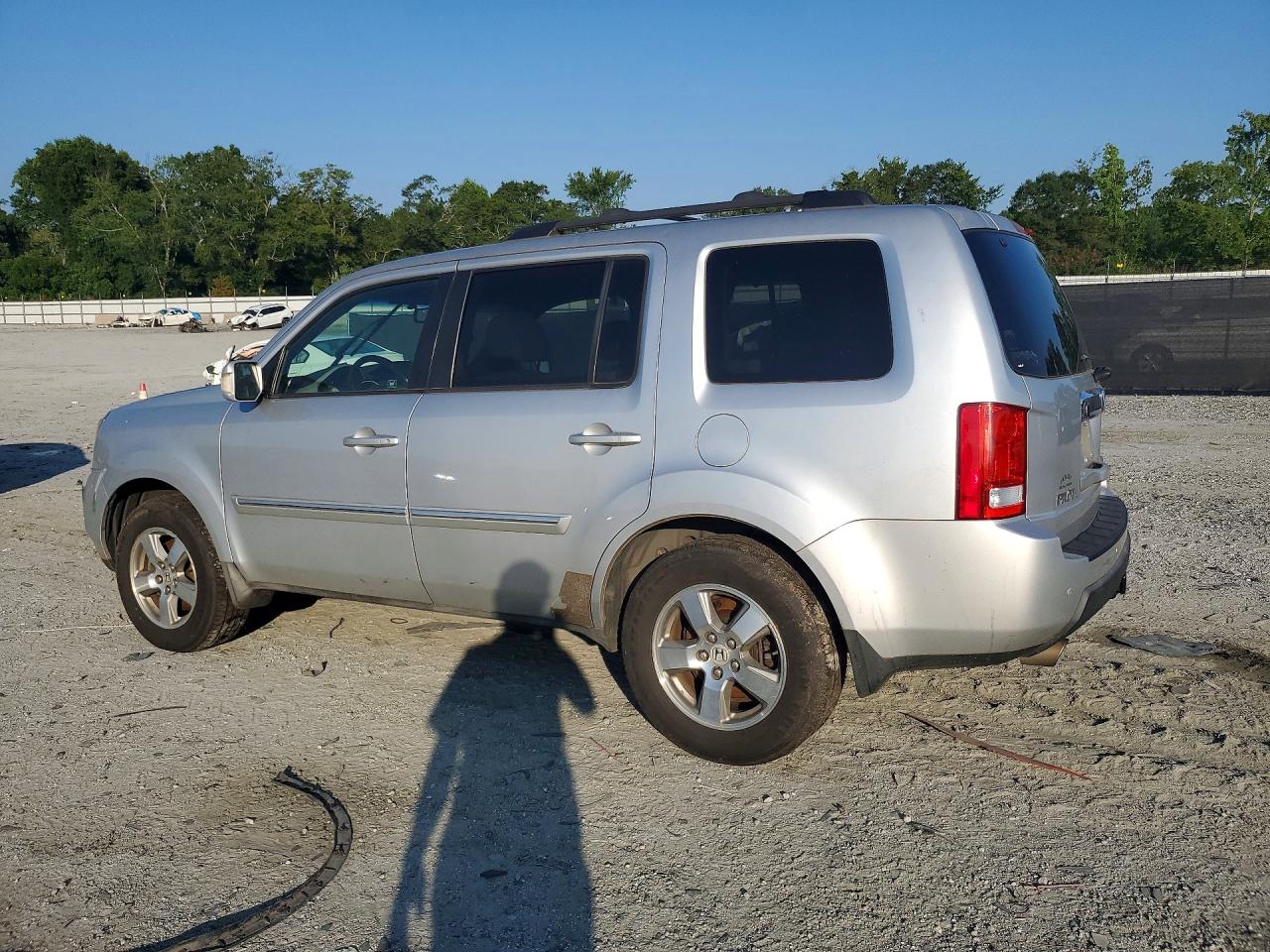 2009 Honda Pilot Touring Silver vin: 5FNYF38889B022470