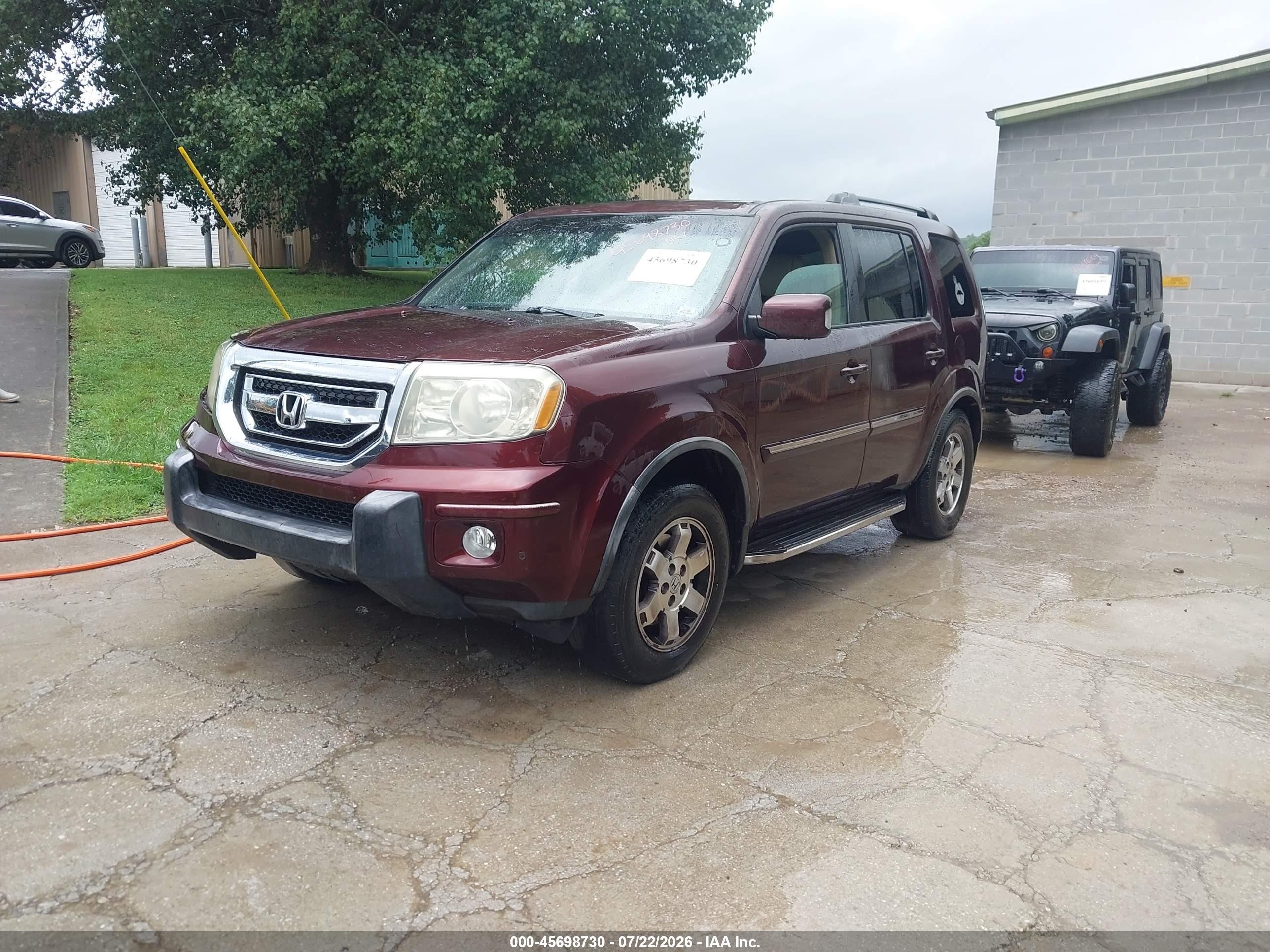 2009 Honda Pilot Touring Maroon vin: 5FNYF38909B006868