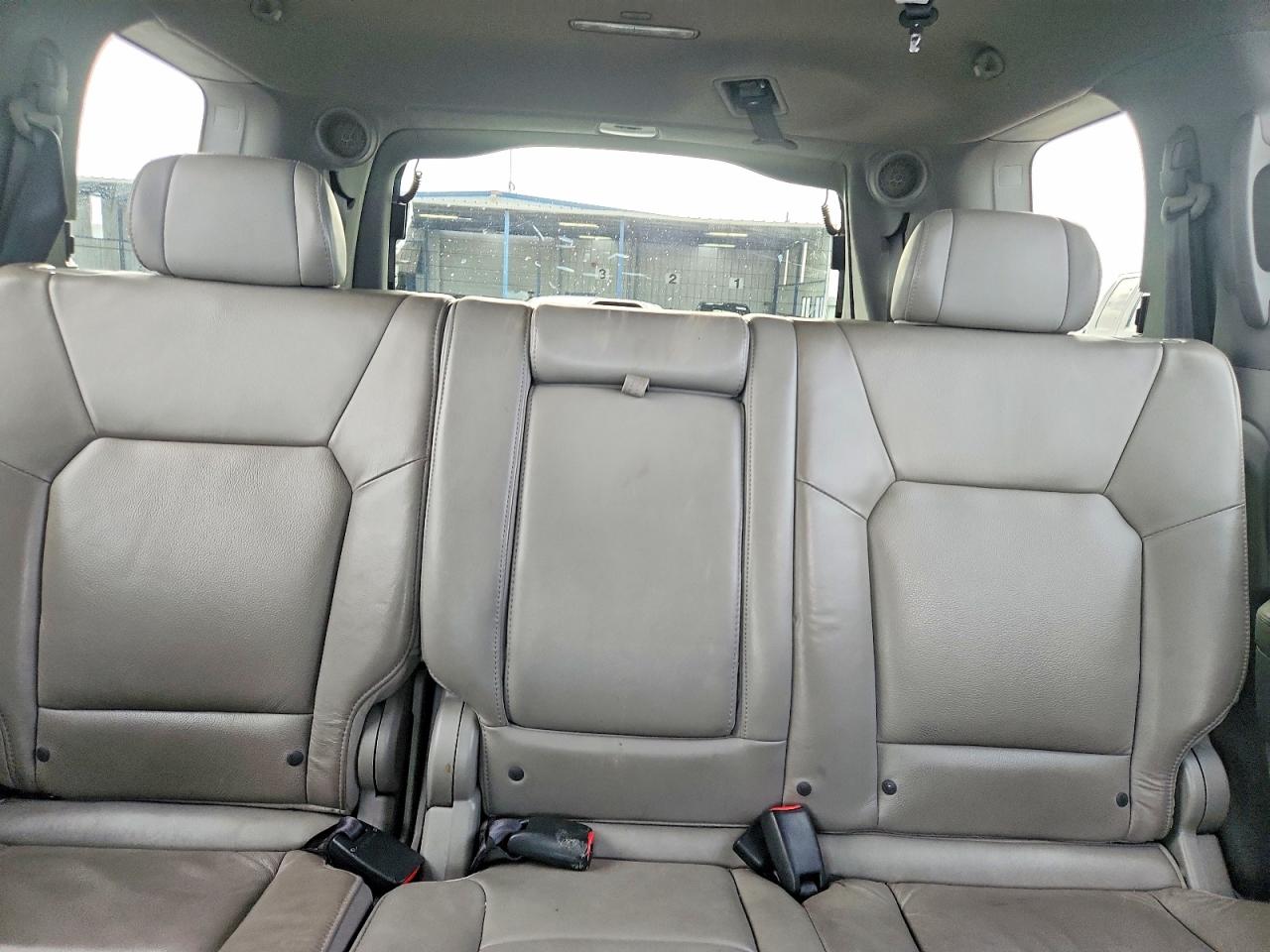 2009 Honda Pilot Touring Silver vin: 5FNYF38959B004341