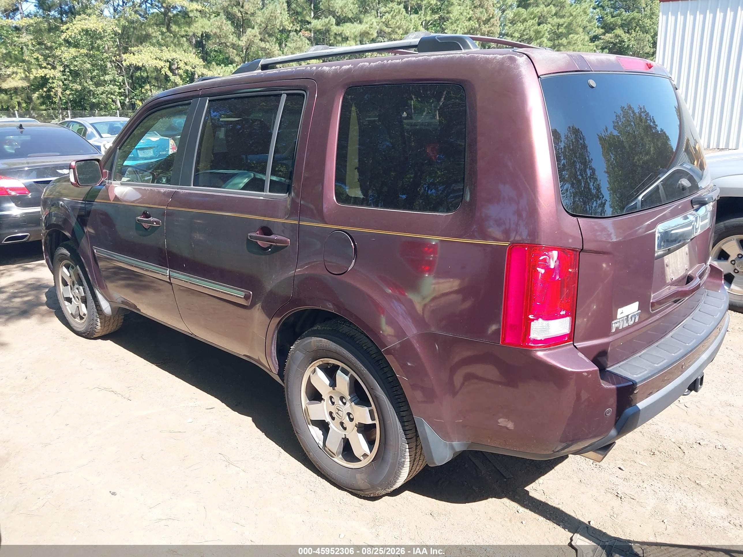 2009 Honda Pilot Touring Maroon vin: 5FNYF38969B006843