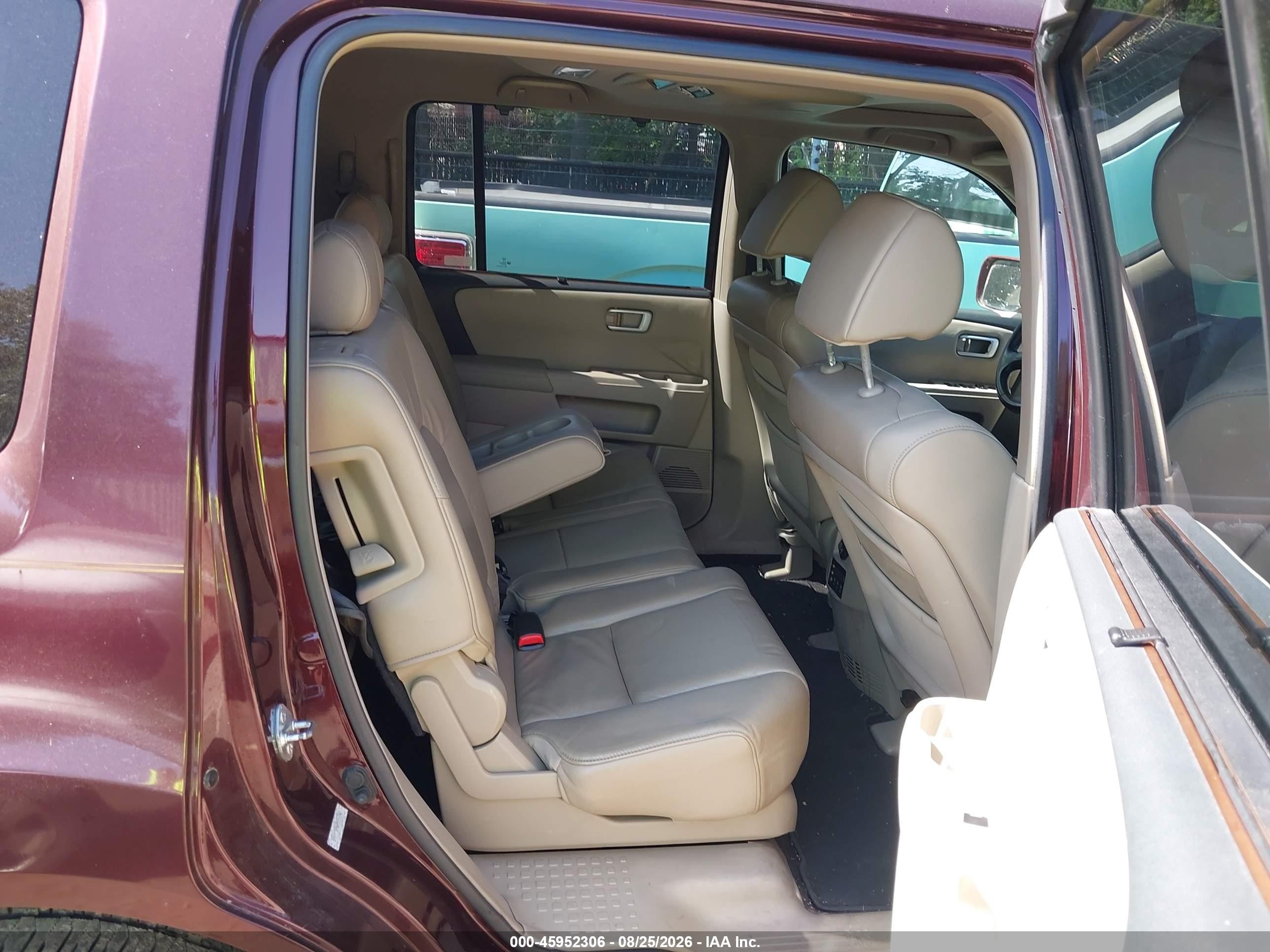 2009 Honda Pilot Touring Maroon vin: 5FNYF38969B006843
