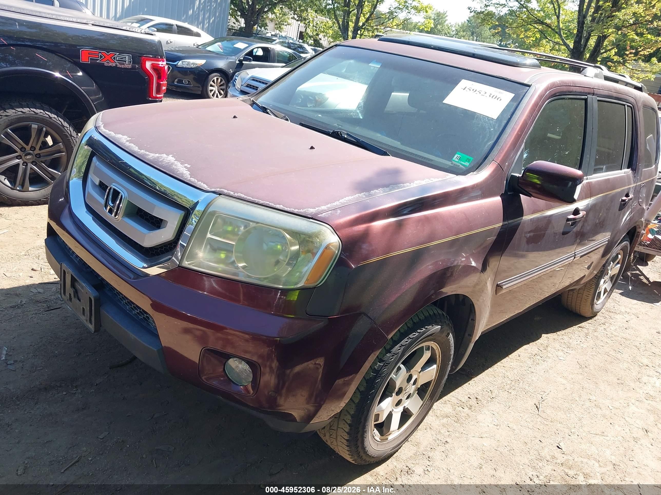 2009 Honda Pilot Touring Maroon vin: 5FNYF38969B006843