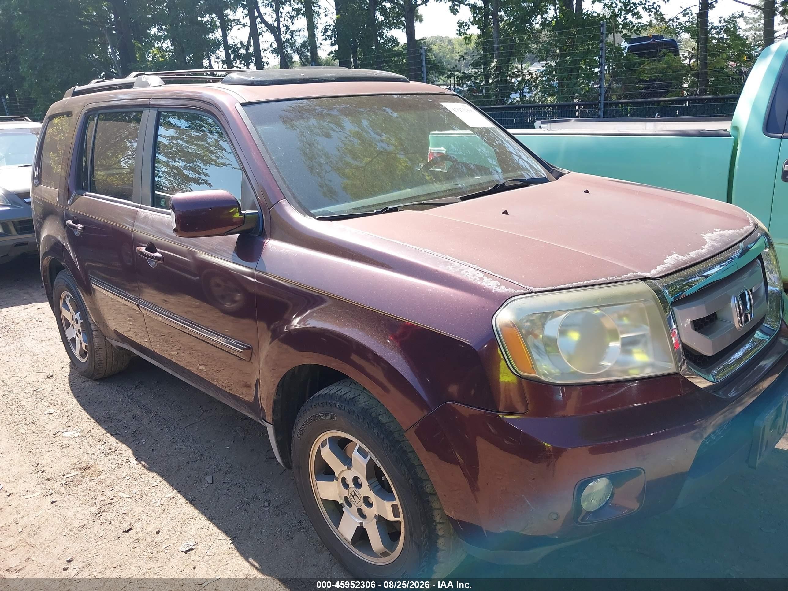 2009 Honda Pilot Touring Maroon vin: 5FNYF38969B006843
