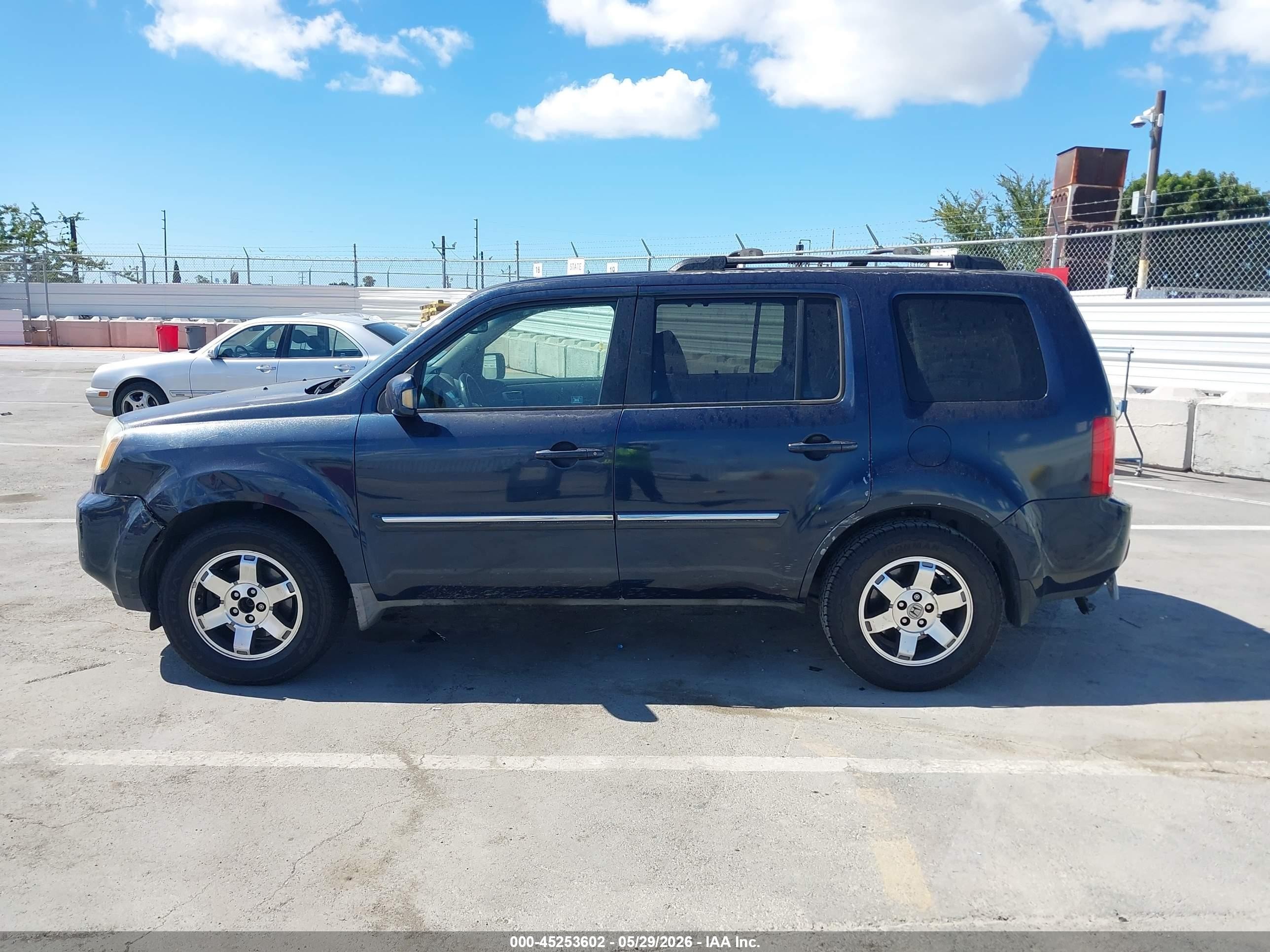 2009 Honda Pilot Touring Blue vin: 5FNYF38979B004924