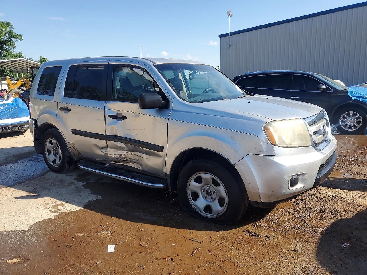 2011 Honda Pilot Lx Silver vin: 5FNYF3H20BB056744
