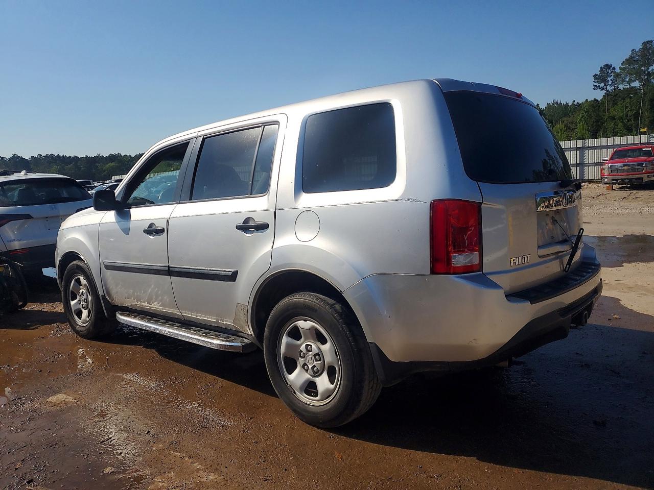 2011 Honda Pilot Lx Silver vin: 5FNYF3H20BB056744