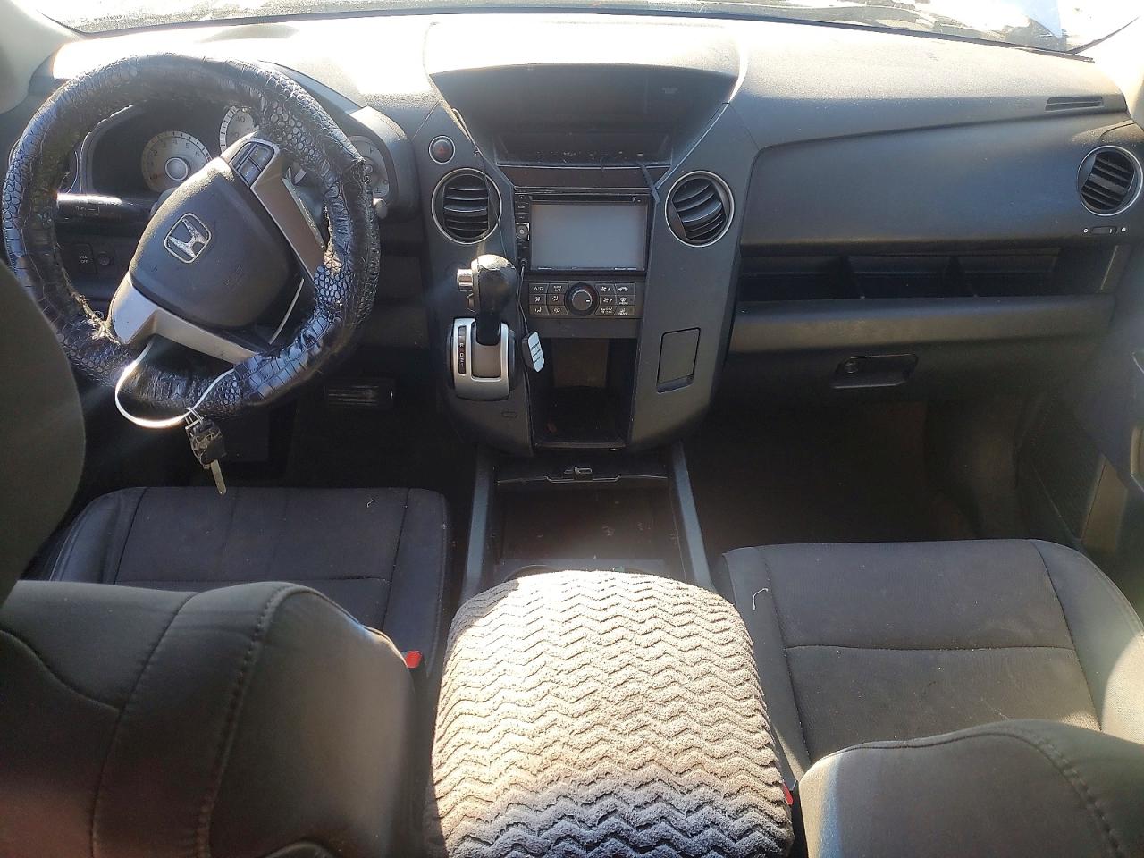 2011 Honda Pilot Lx Silver vin: 5FNYF3H20BB056744
