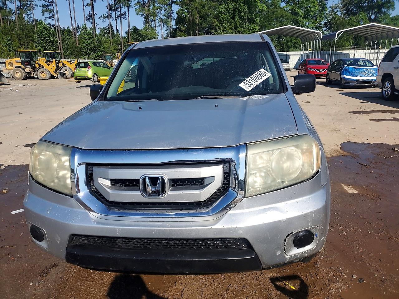 2011 Honda Pilot Lx Silver vin: 5FNYF3H20BB056744