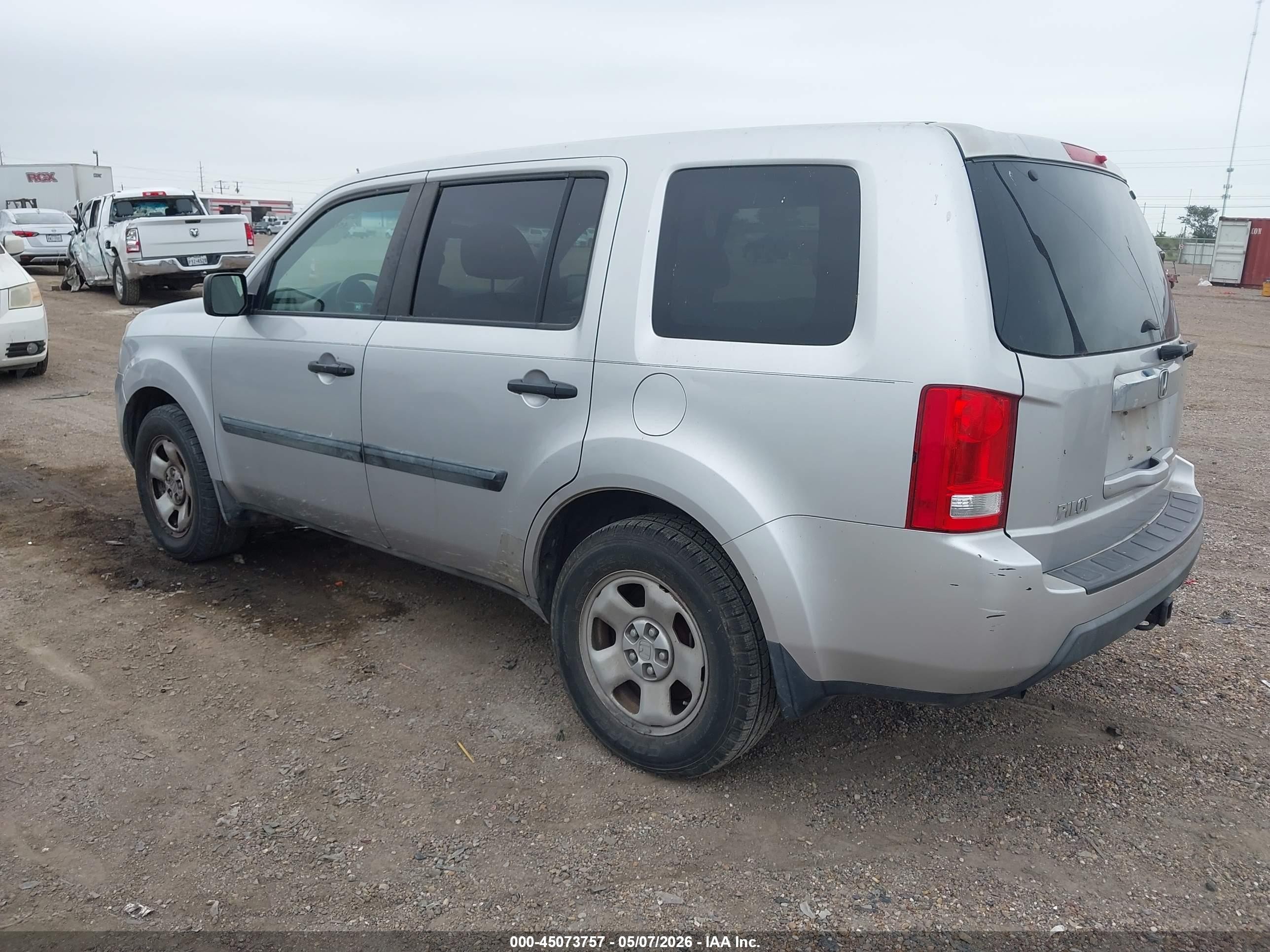2011 Honda Pilot Lx Серебряный vin: 5FNYF3H20BB057358