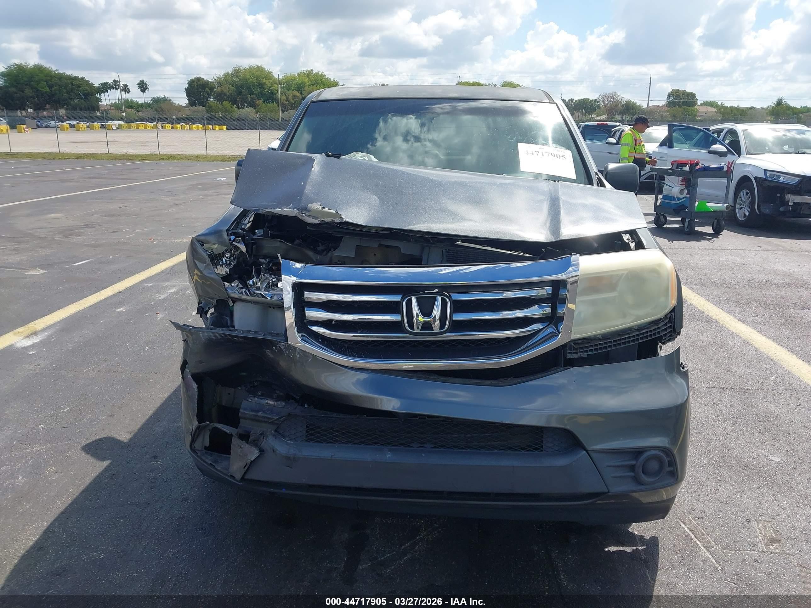 2012 Honda Pilot Lx Gray vin: 5FNYF3H20CB014673